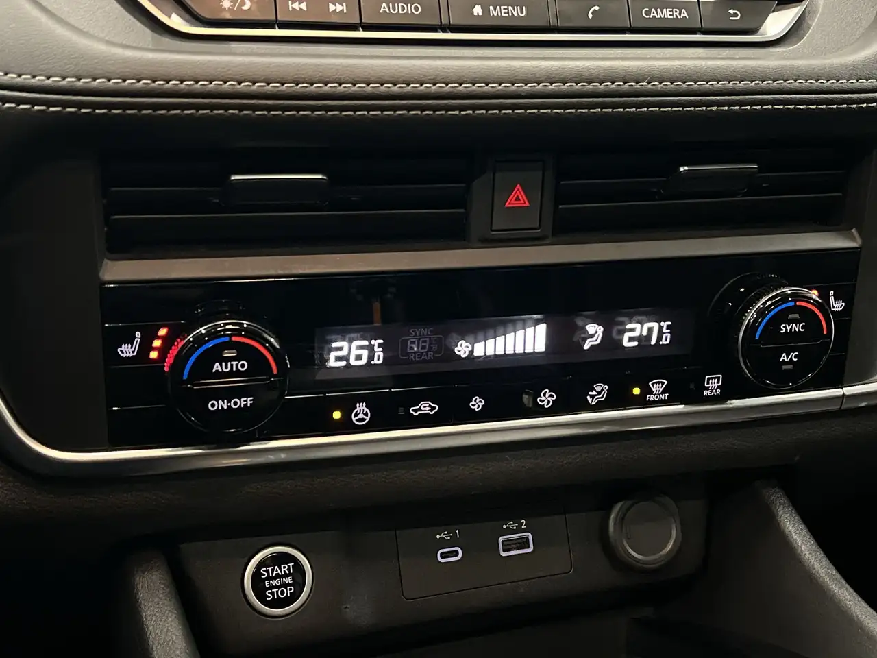Nissan Rogue снимка Nissan Rogue