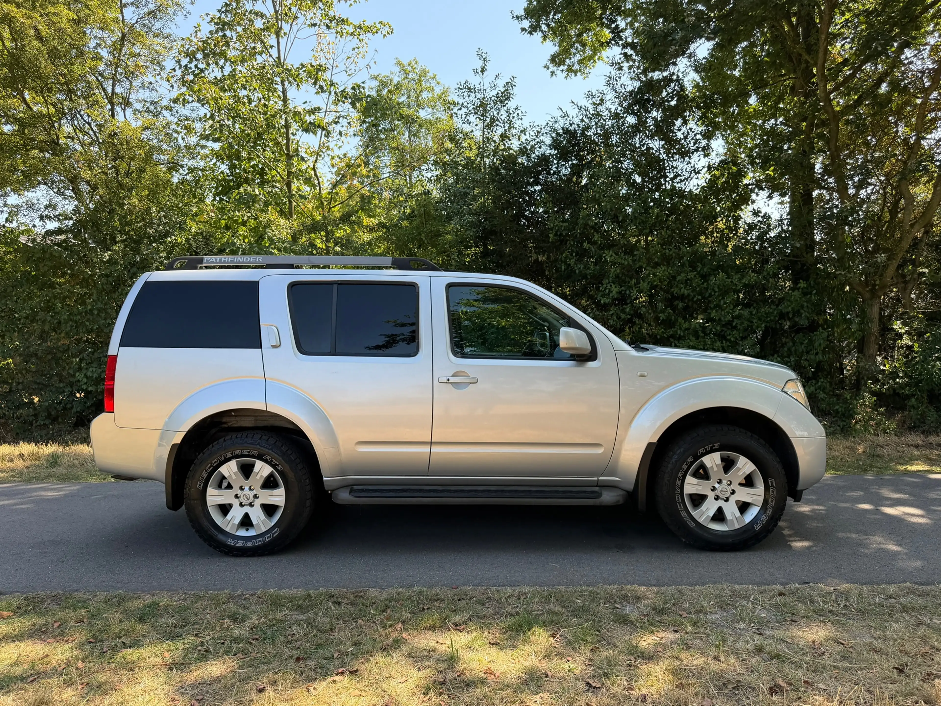 Nissan Pathfinder 2.5 SE Comfort Grijskenteken — photo 6