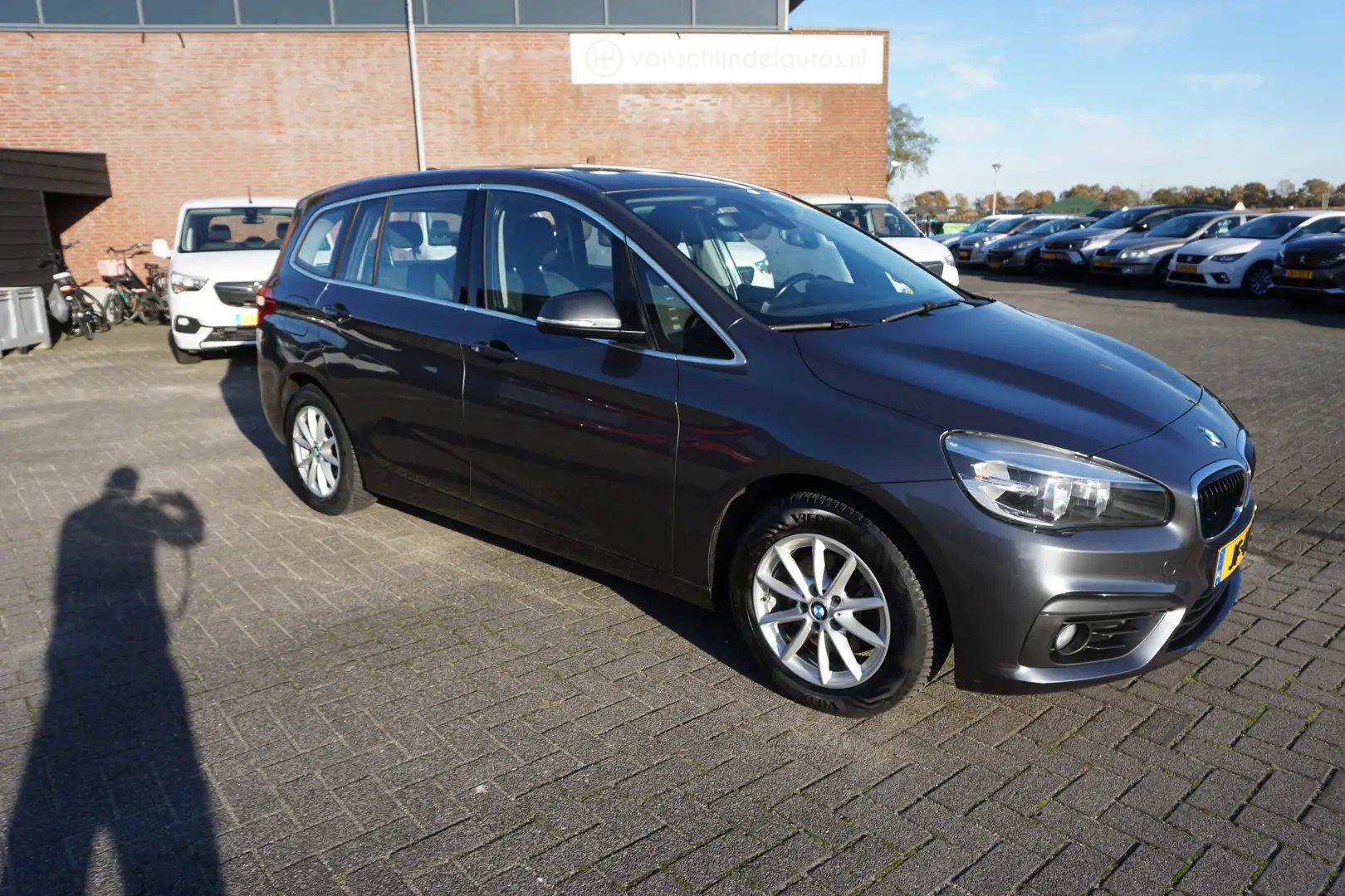 BMW 216 2-serie Gran Tourer 216D ESSENITAL ORIGINEEL NEDER Grijs - 2