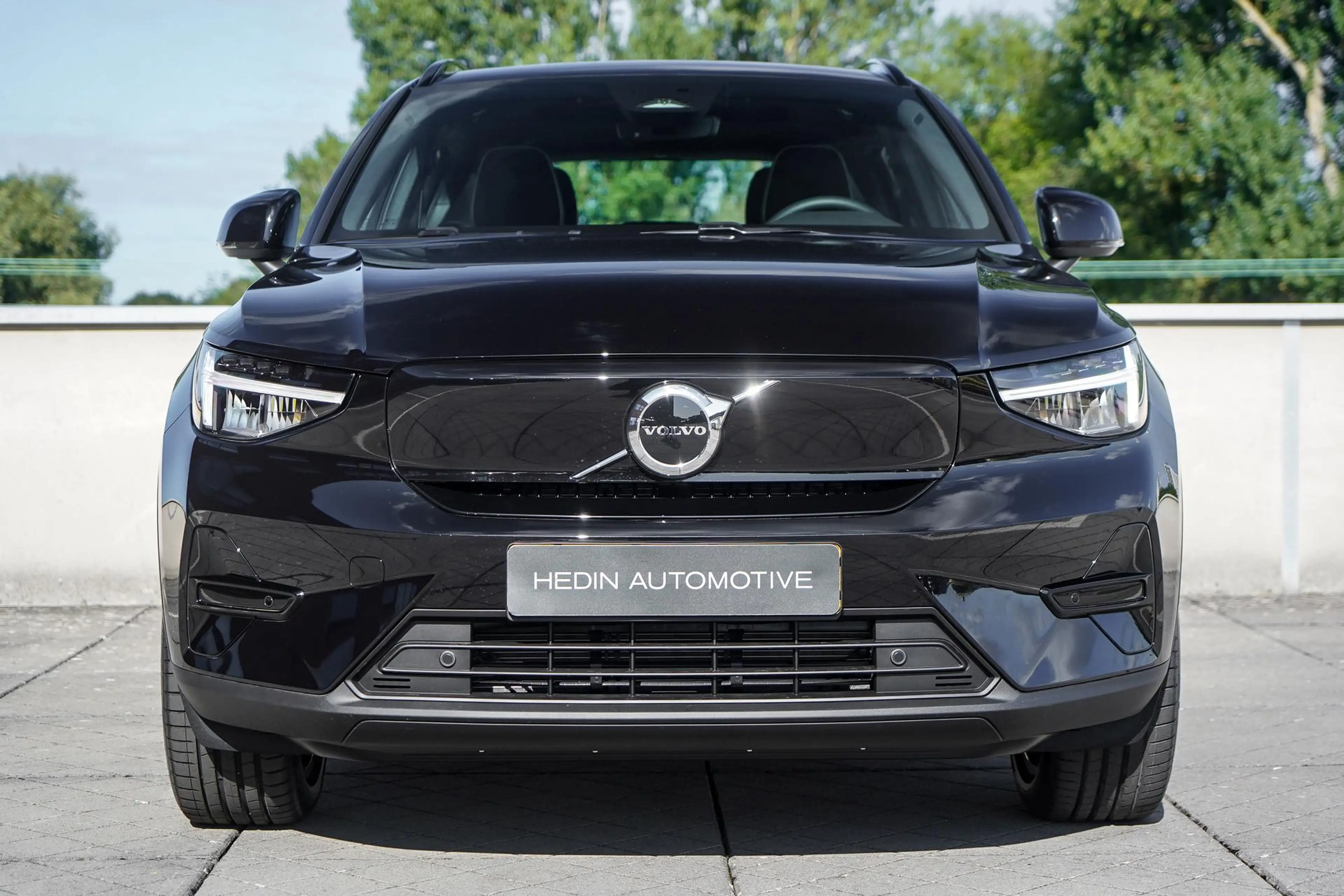 Volvo EX40 Single Motor Extended Range Plus Europa 82 kWh Pan — photo 2