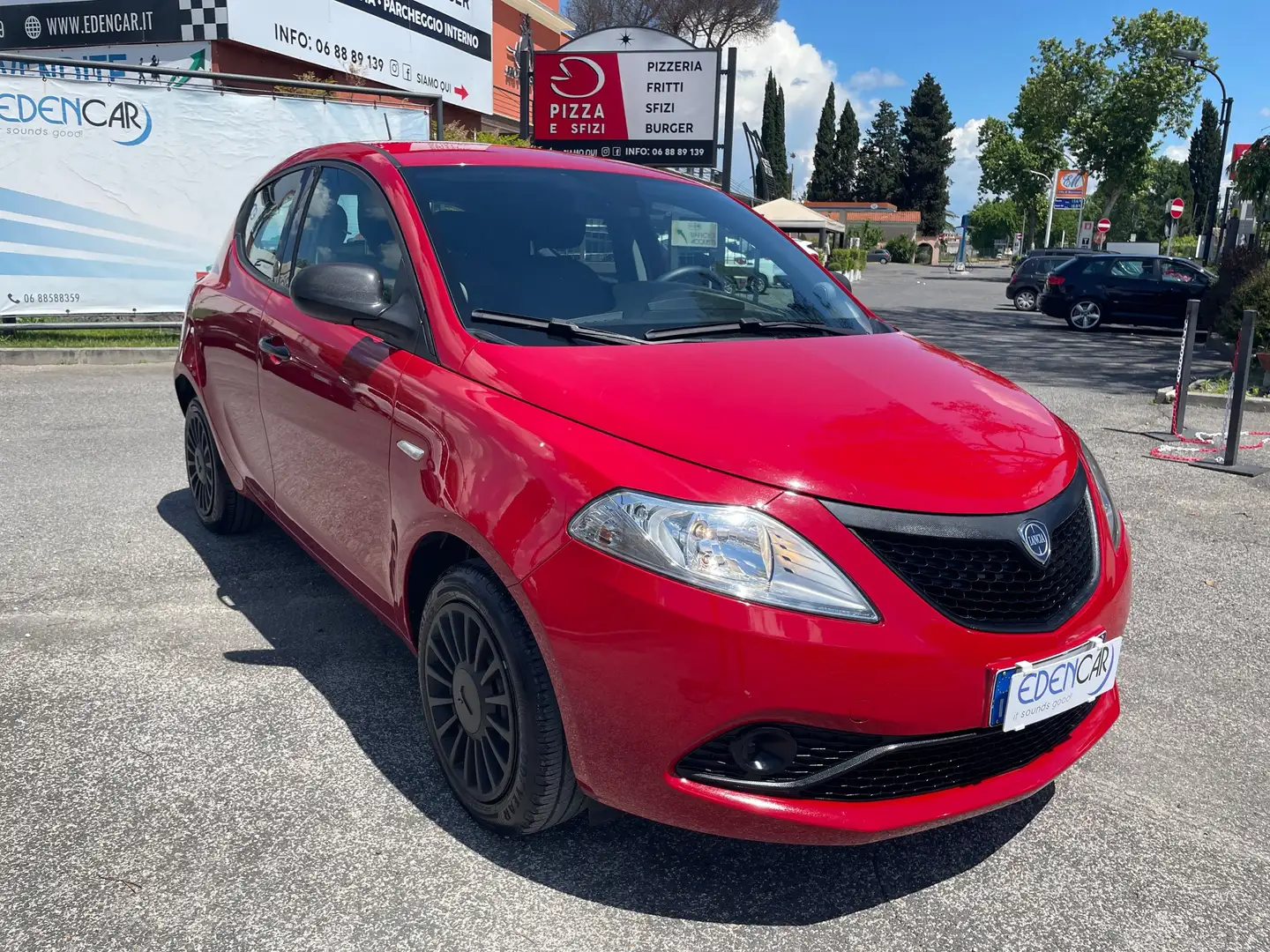 Lancia Ypsilon Ypsilon 1.0 firefly hybrid Silver s&s 70cv Rojo - 1