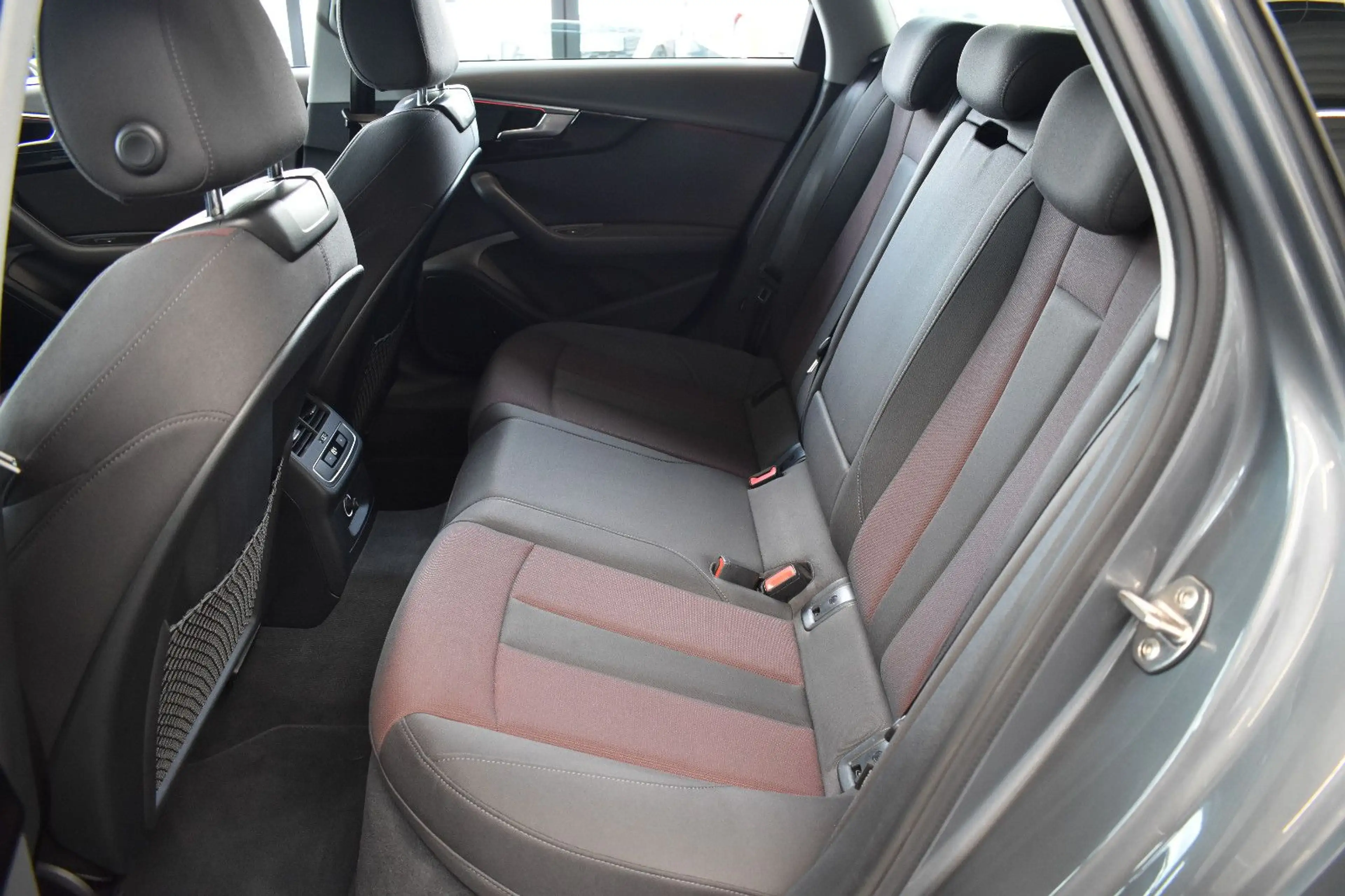 Audi A4 Avant 40TDI quattro S Line Matrix~Virtual~ACC — photo 10