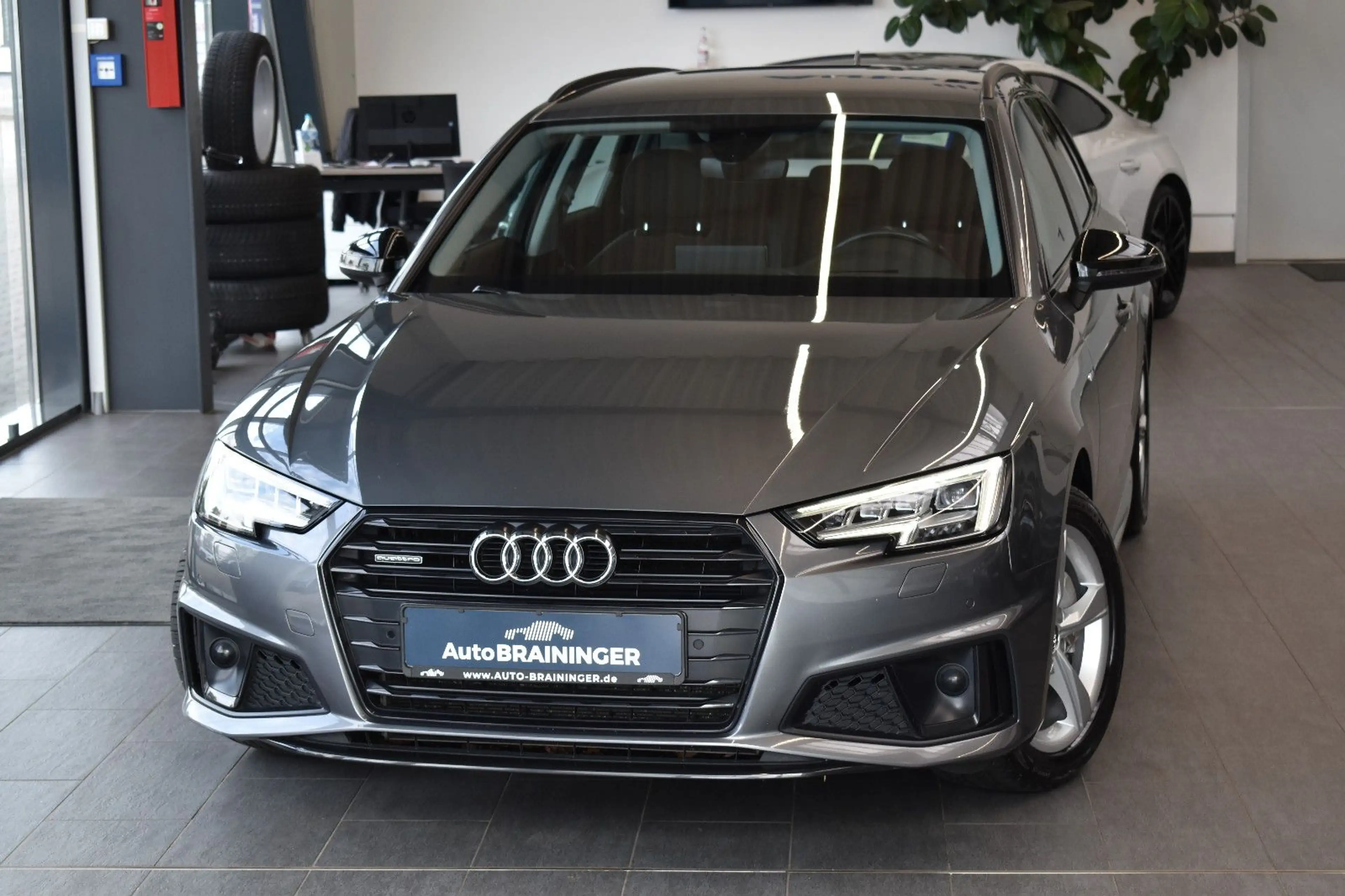 Audi A4 Avant 40TDI quattro S Line Matrix~Virtual~ACC