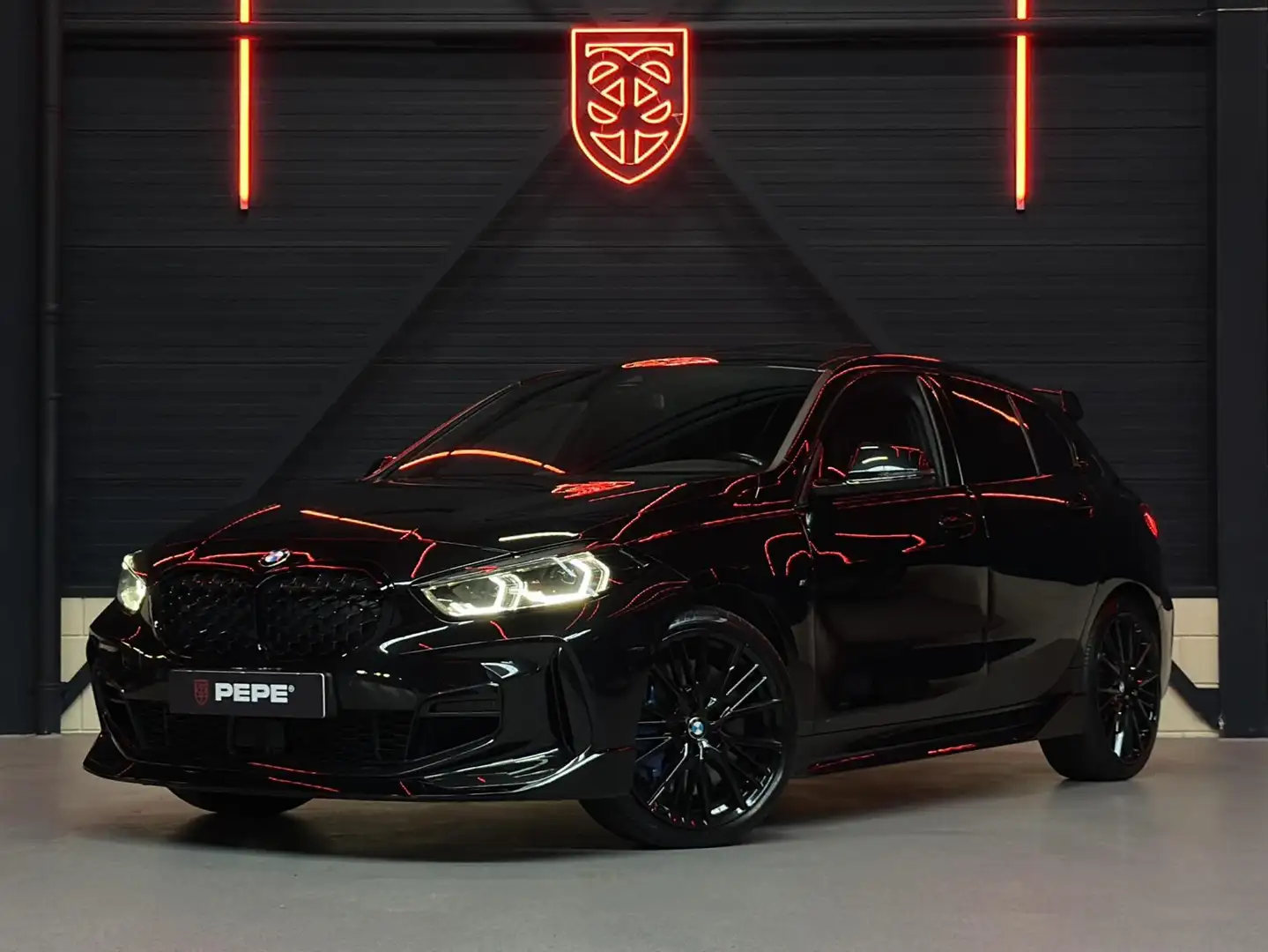 BMW 120 1-serie 120i M Sport Pro |PANO|M-PERFORMANCE AERO| Negru - 1