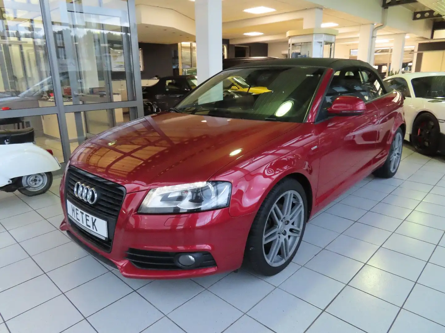 Audi A3 Cabriolet S line Sportpaket / plus NAVI BOSE Rot - 1