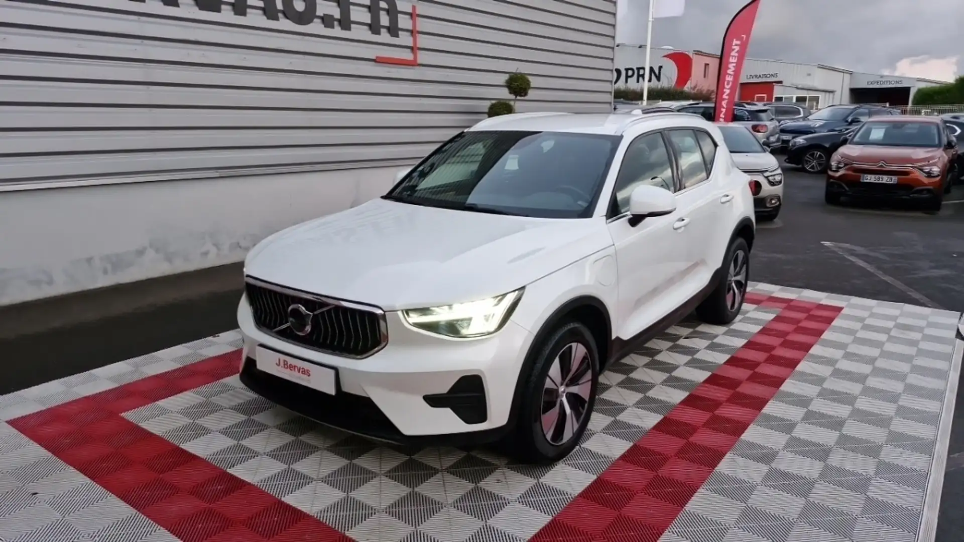 Volvo XC40 T4 RECHARGE 129+82 CH DCT7 START Blanc - 2