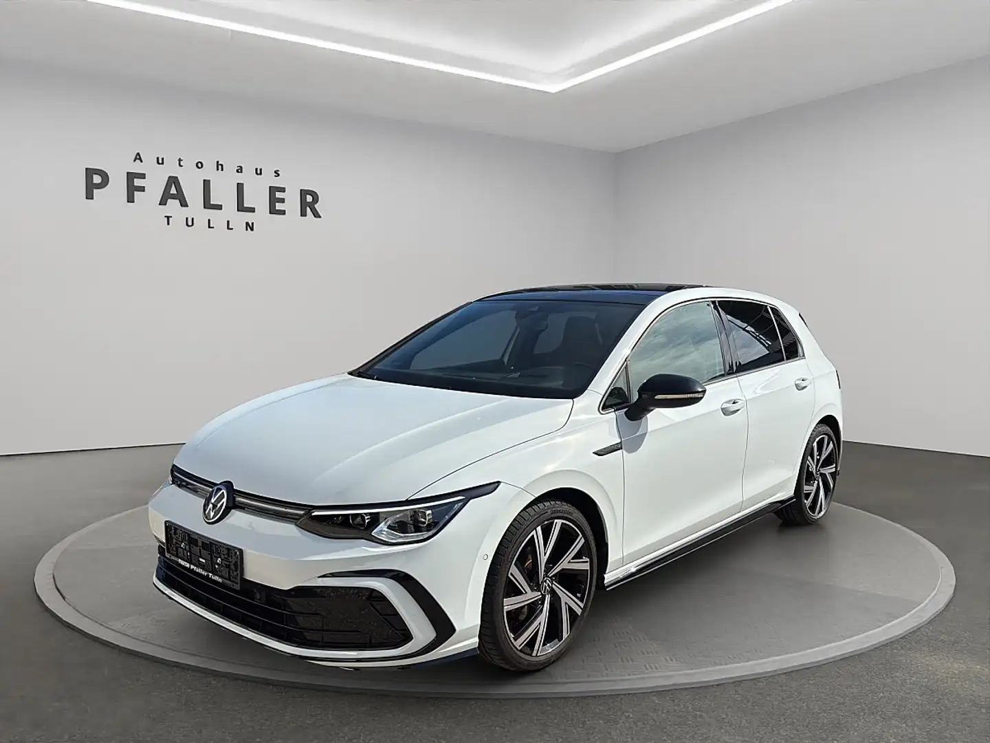 Volkswagen Golf VIII 1.5 eTSI R-Line OPF (EURO 6d) Weiß - 1
