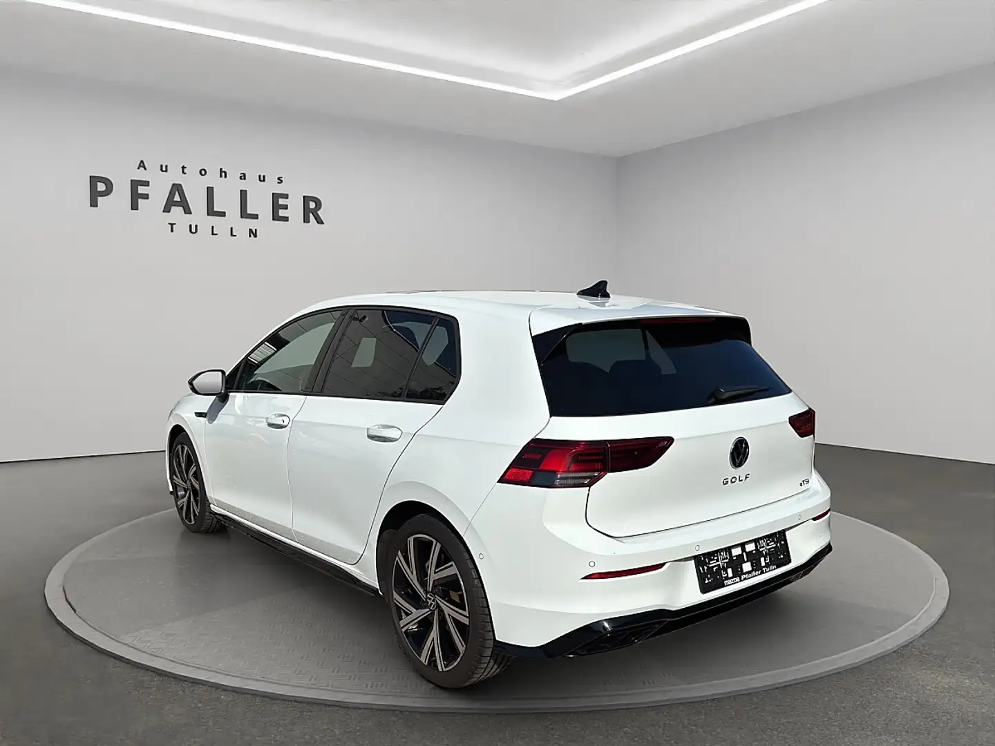 Volkswagen Golf VIII 1.5 eTSI R-Line OPF (EURO 6d) Weiß - 2