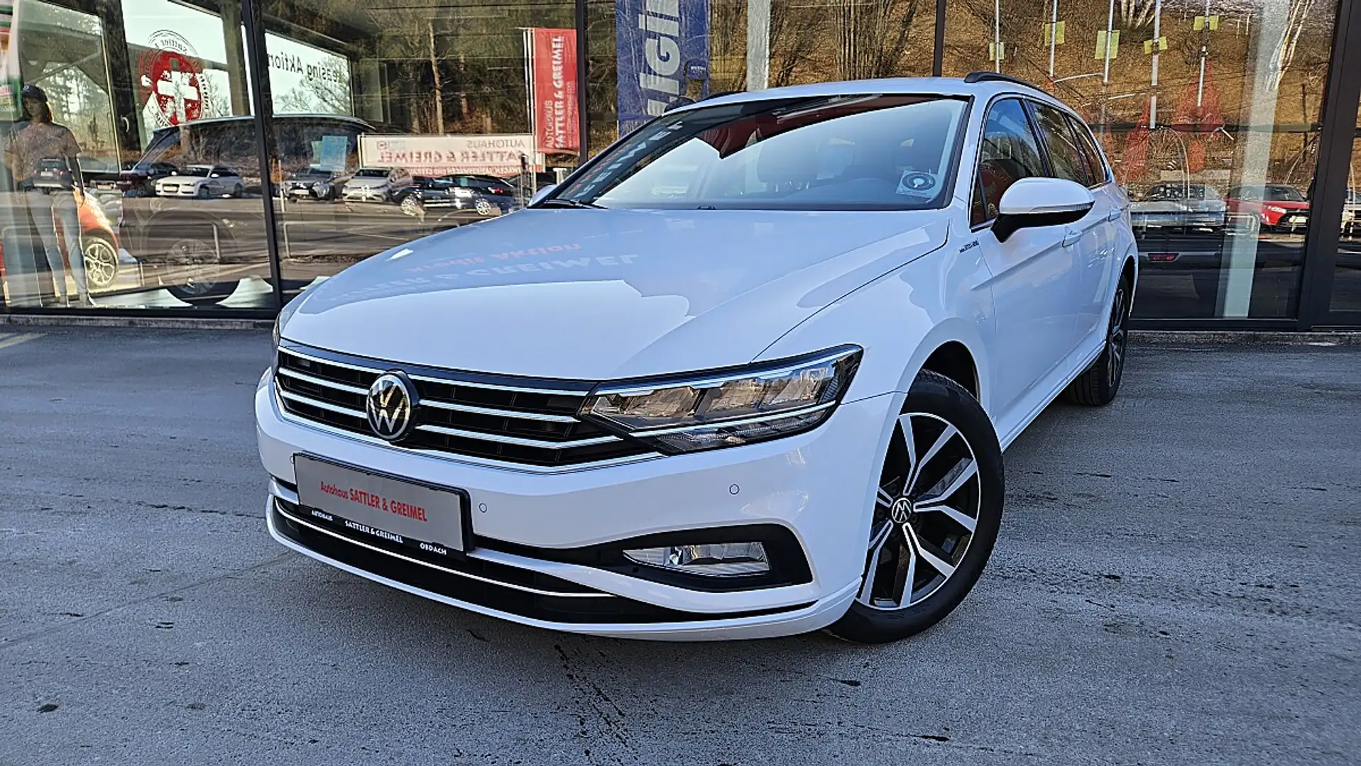 Volkswagen Passat Variant Business 2,0 SCR TDI DSG**8-fach bereift** Weiß - 1