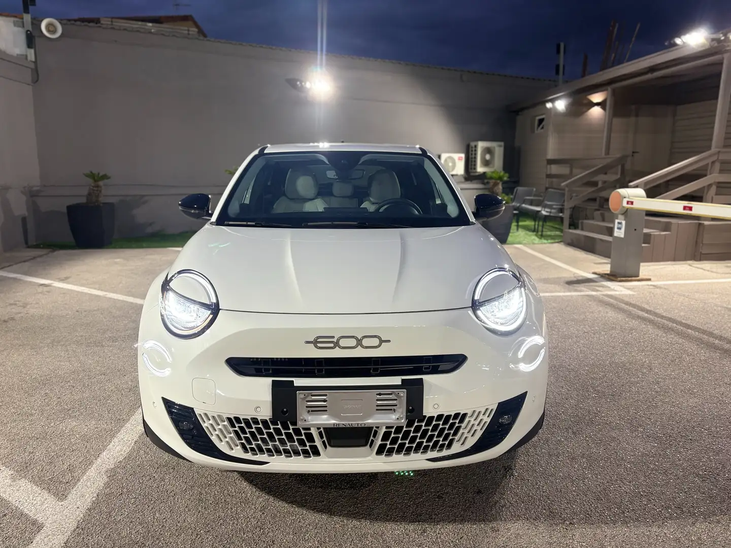 Fiat 600 600 1.2 hybrid La Prima 110cv auto KM CERTIFICATI Bianco - 2