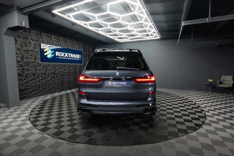 BMW X7 40i M Performance Shadow *22'*Pano*LED*360* — photo 11