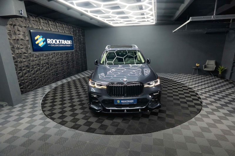 BMW X7 40i M Performance Shadow *22'*Pano*LED*360* — photo 3