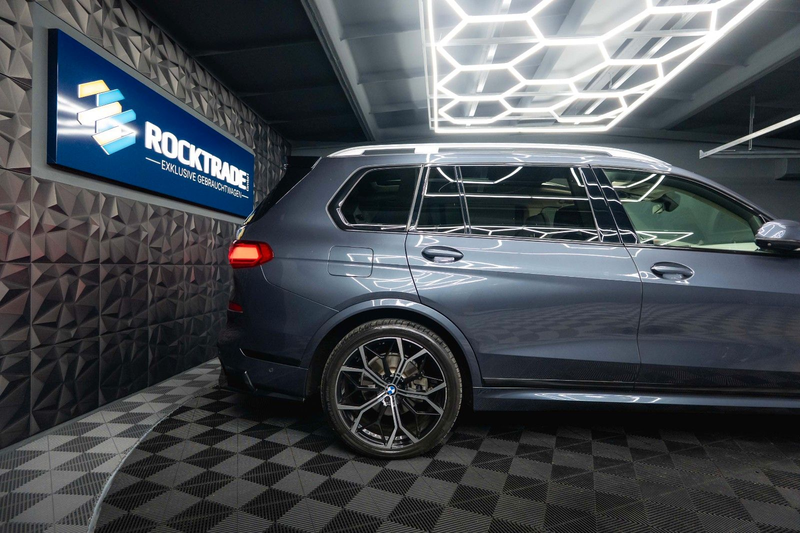 BMW X7 40i M Performance Shadow *22'*Pano*LED*360* — photo 8