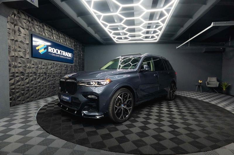 BMW X7 40i M Performance Shadow *22'*Pano*LED*360*