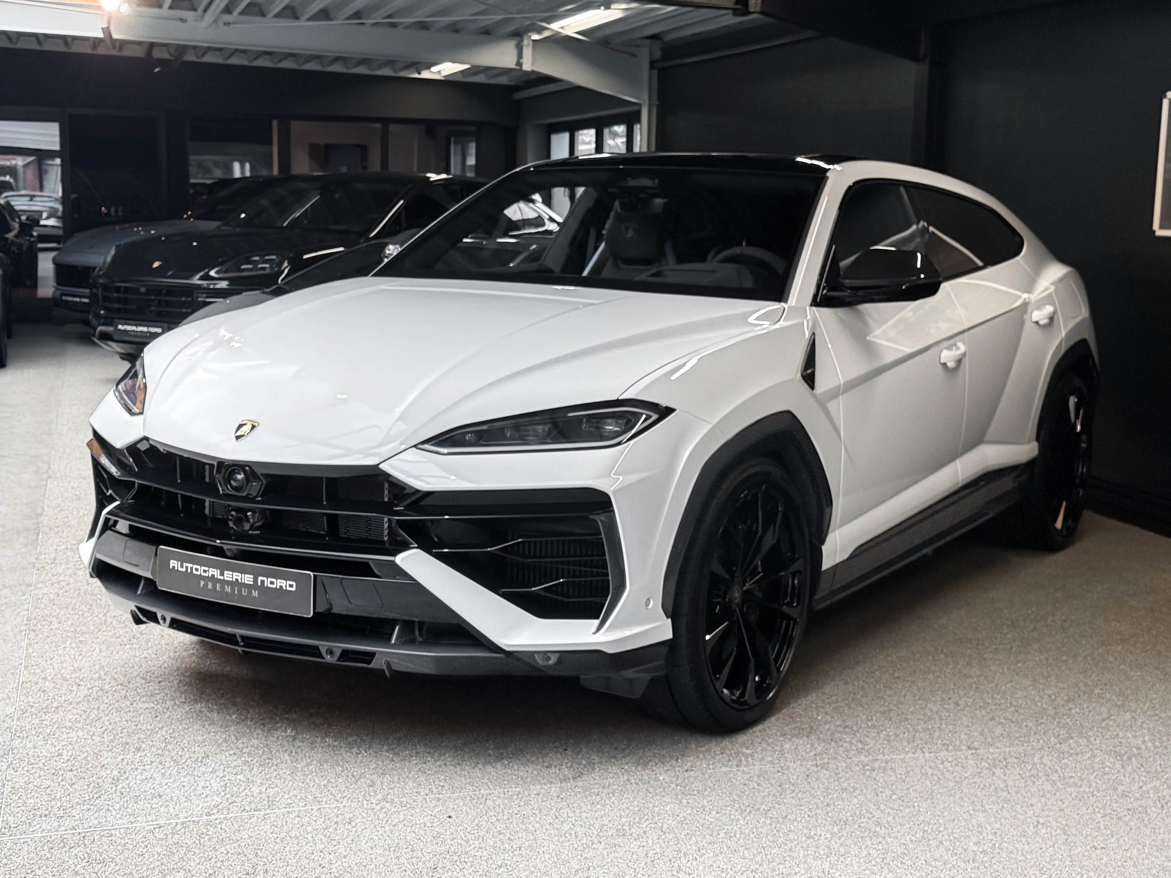 Lamborghini Urus SE Full Carbon+Massage+HUD+B&O 3D+ LP 376k€ — photo 2