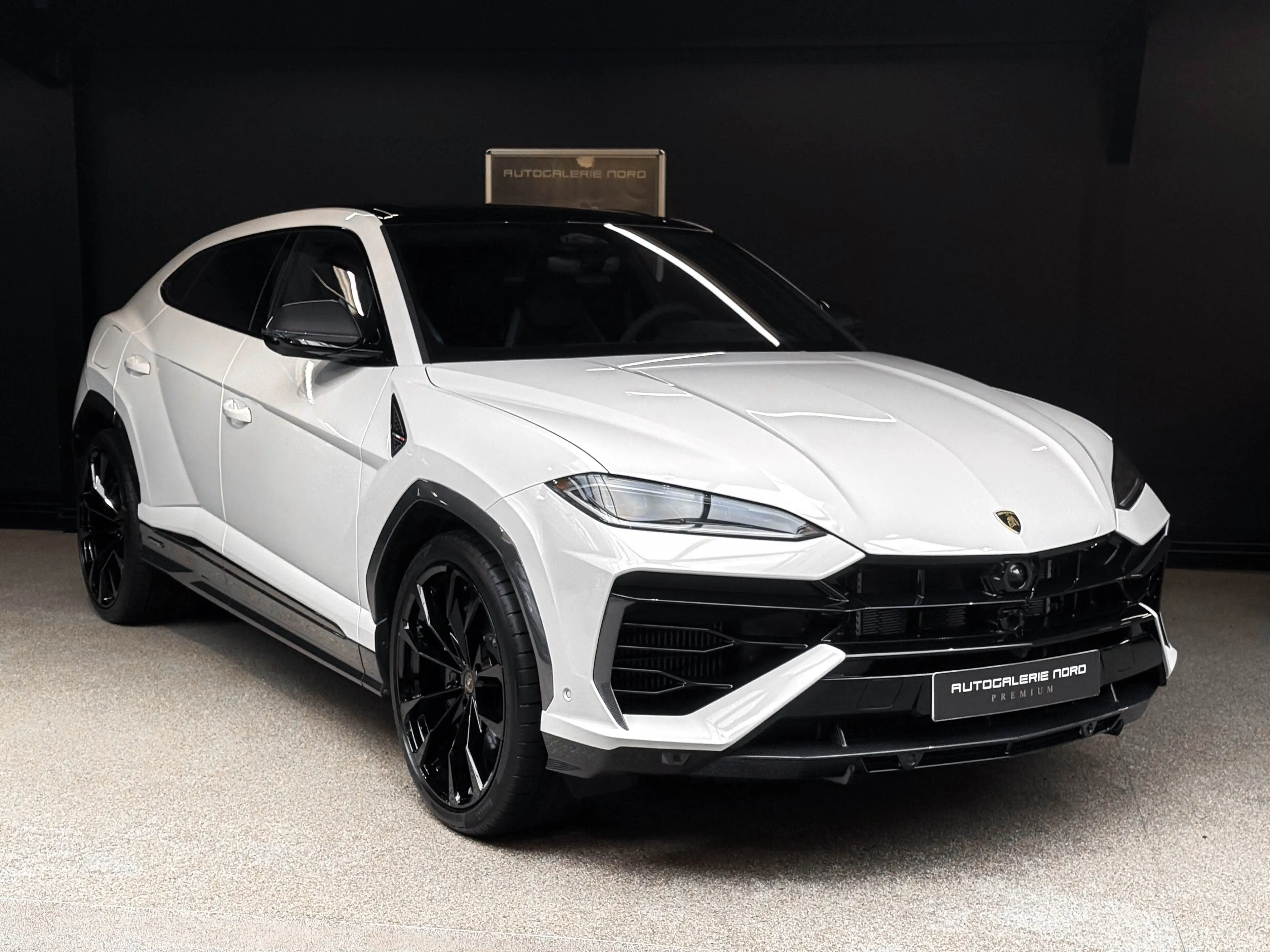 Lamborghini Urus SE Full Carbon+Massage+HUD+B&O 3D+ LP 376k€ — photo 6