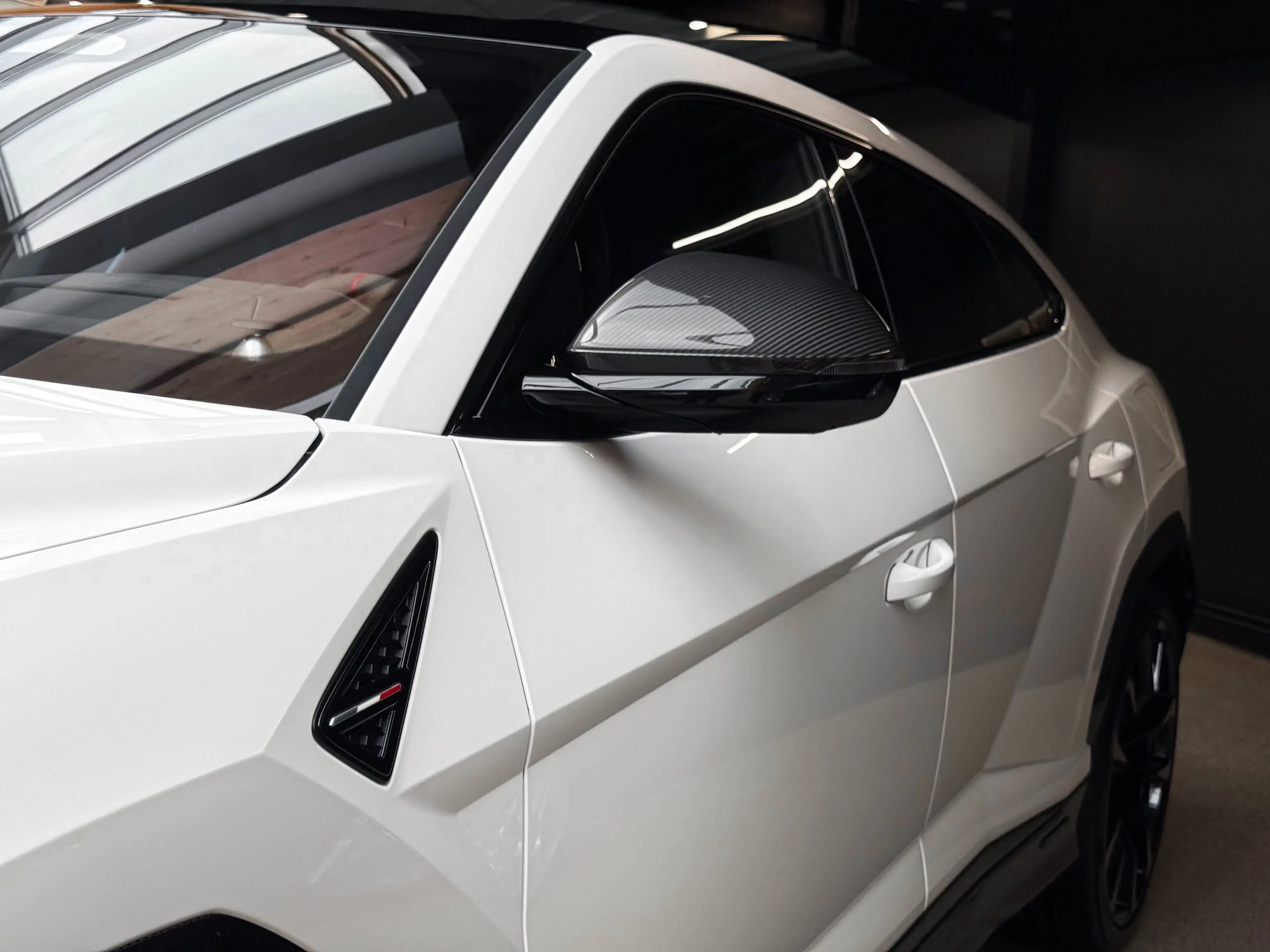 Lamborghini Urus SE Full Carbon+Massage+HUD+B&O 3D+ LP 376k€ — photo 4