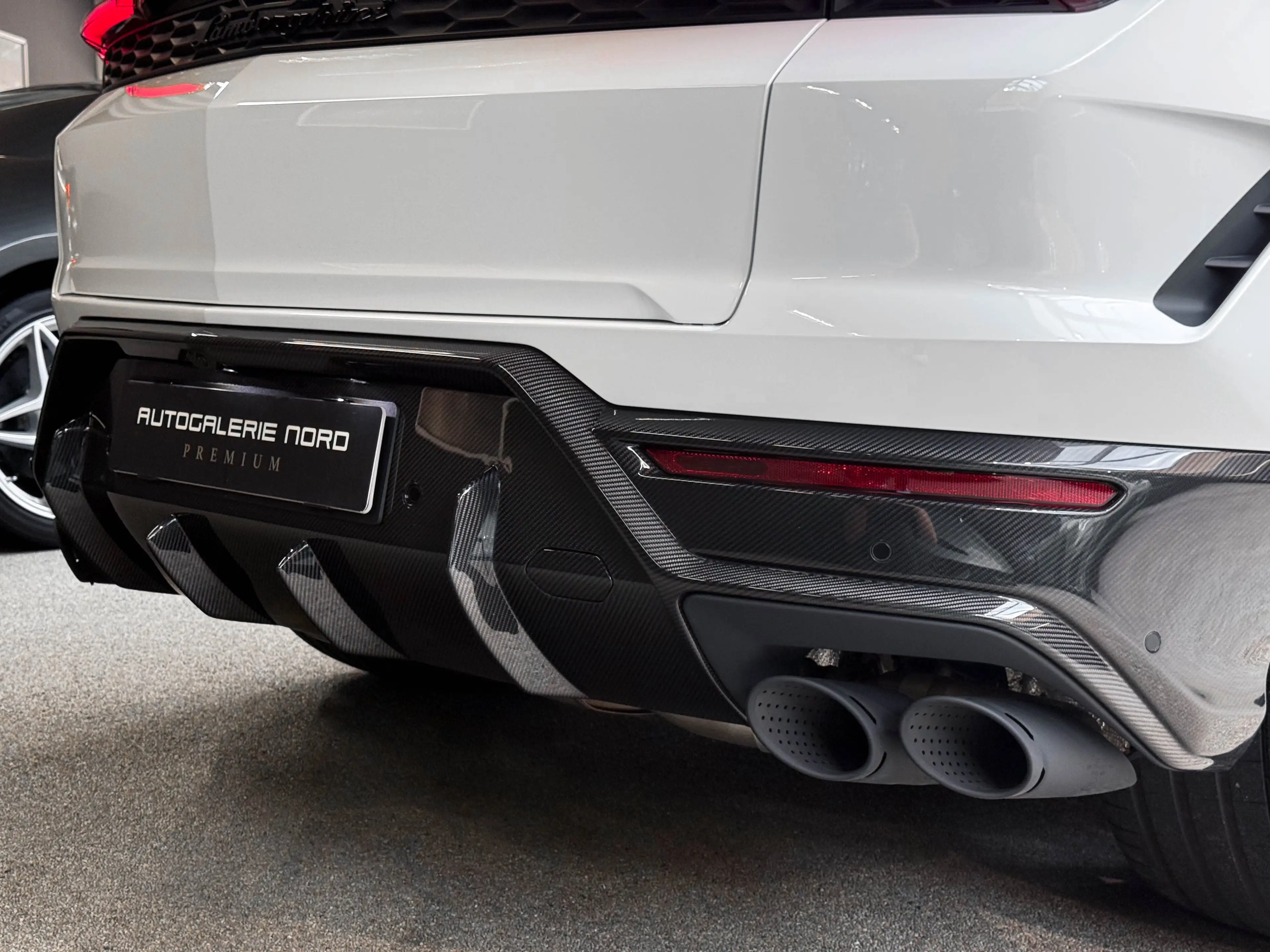 Lamborghini Urus SE Full Carbon+Massage+HUD+B&O 3D+ LP 376k€ — photo 15