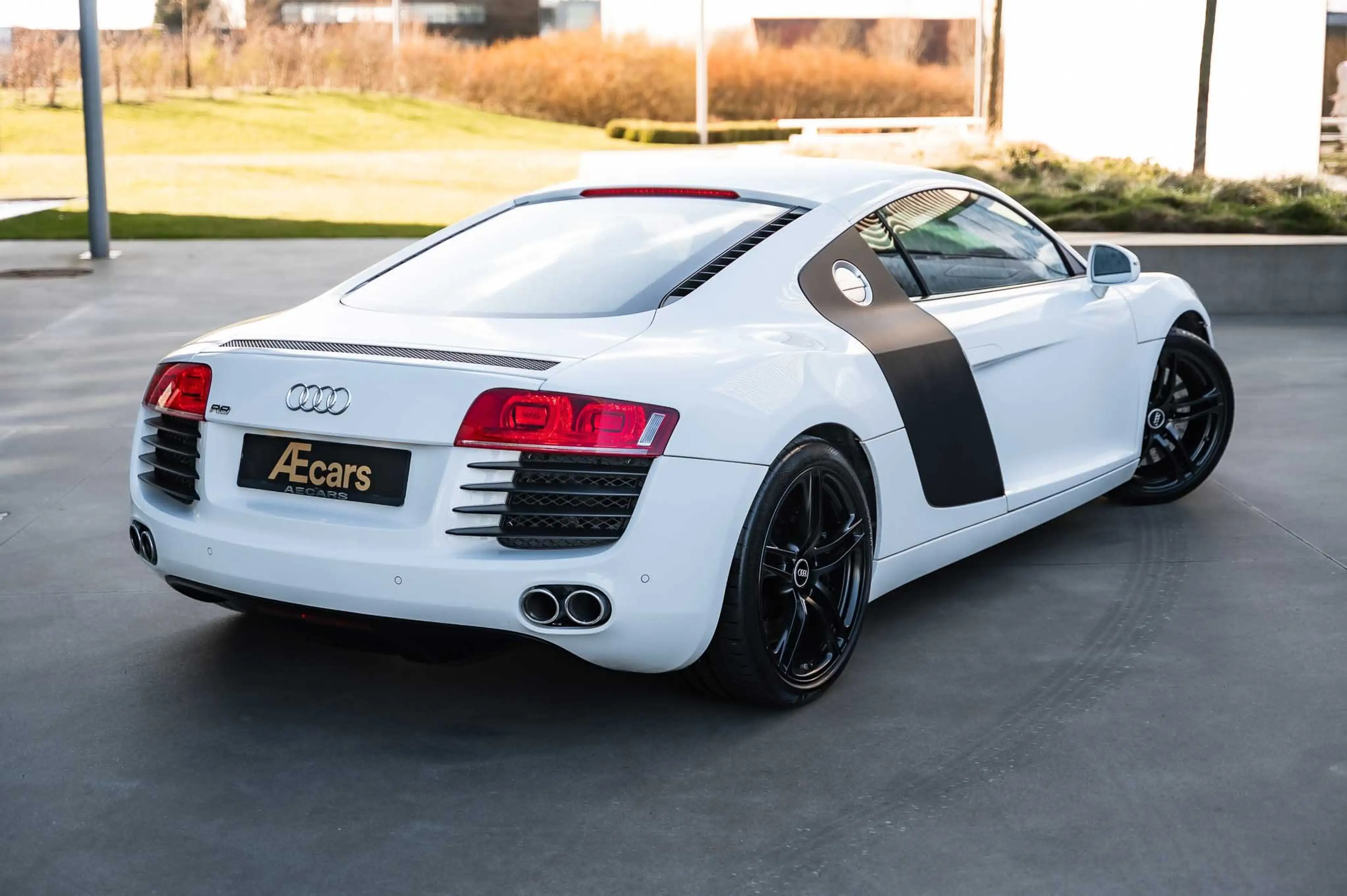Audi R8 R8 4.2i V8 /QUATTRO / R-TRONIC /CUP SEATS / CARBON — photo 3
