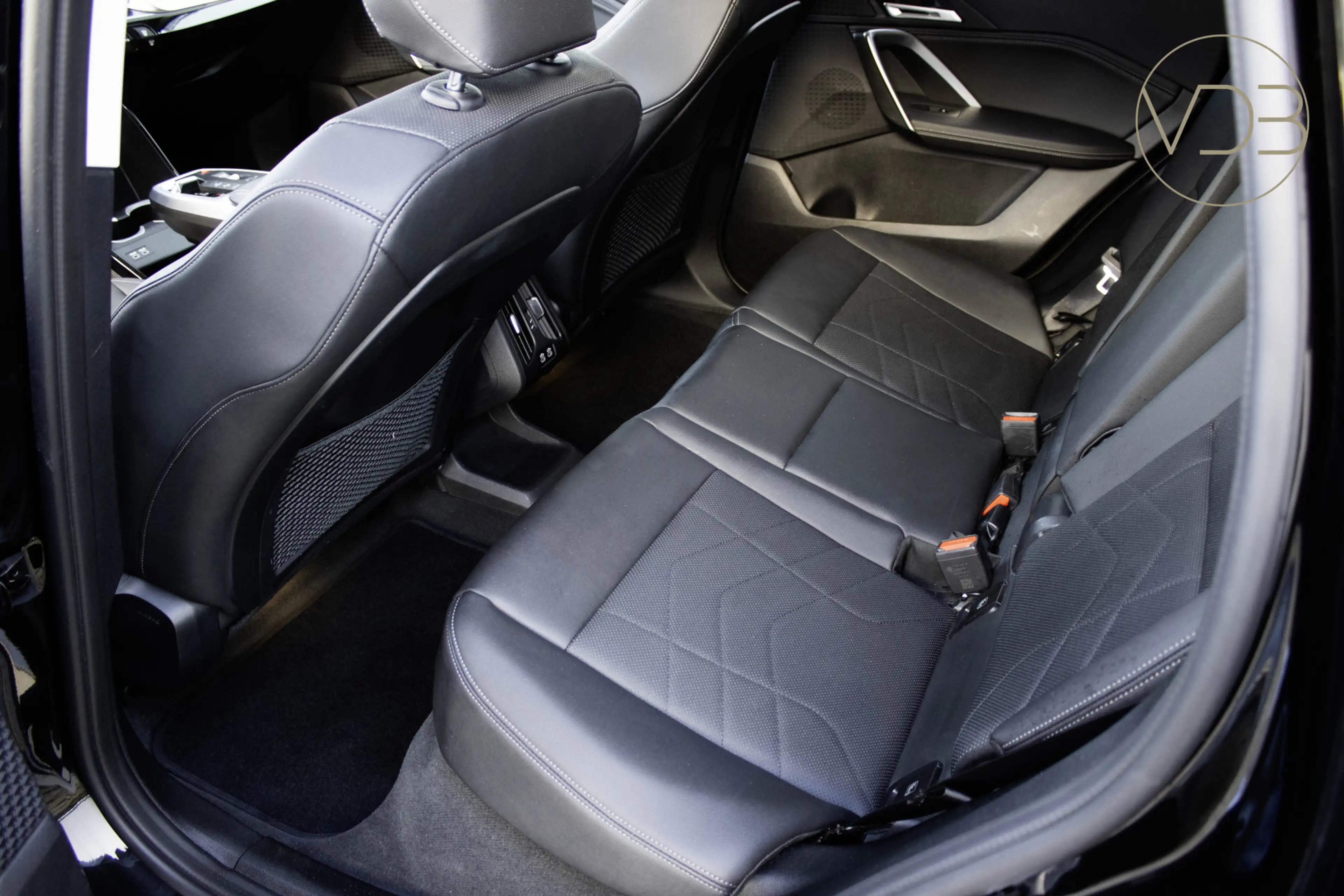 BMW iX1 xDrive30 SOH 94% Launch Edition 67 kWh Origineel N — photo 9