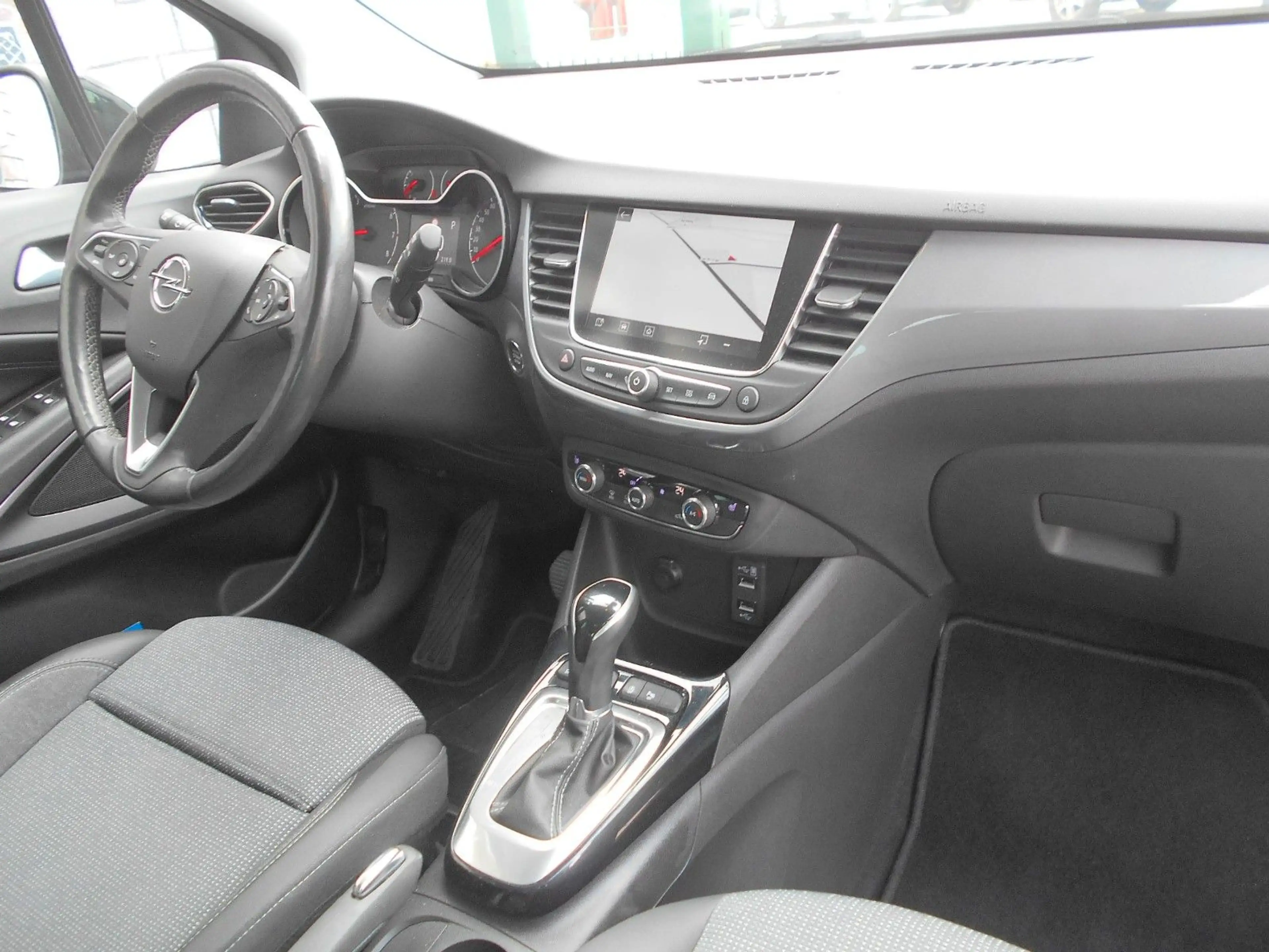 Opel Crossland X Crossland 1.2 Turbo Elegance KEYLESS/NAVI/LEDER — photo 6