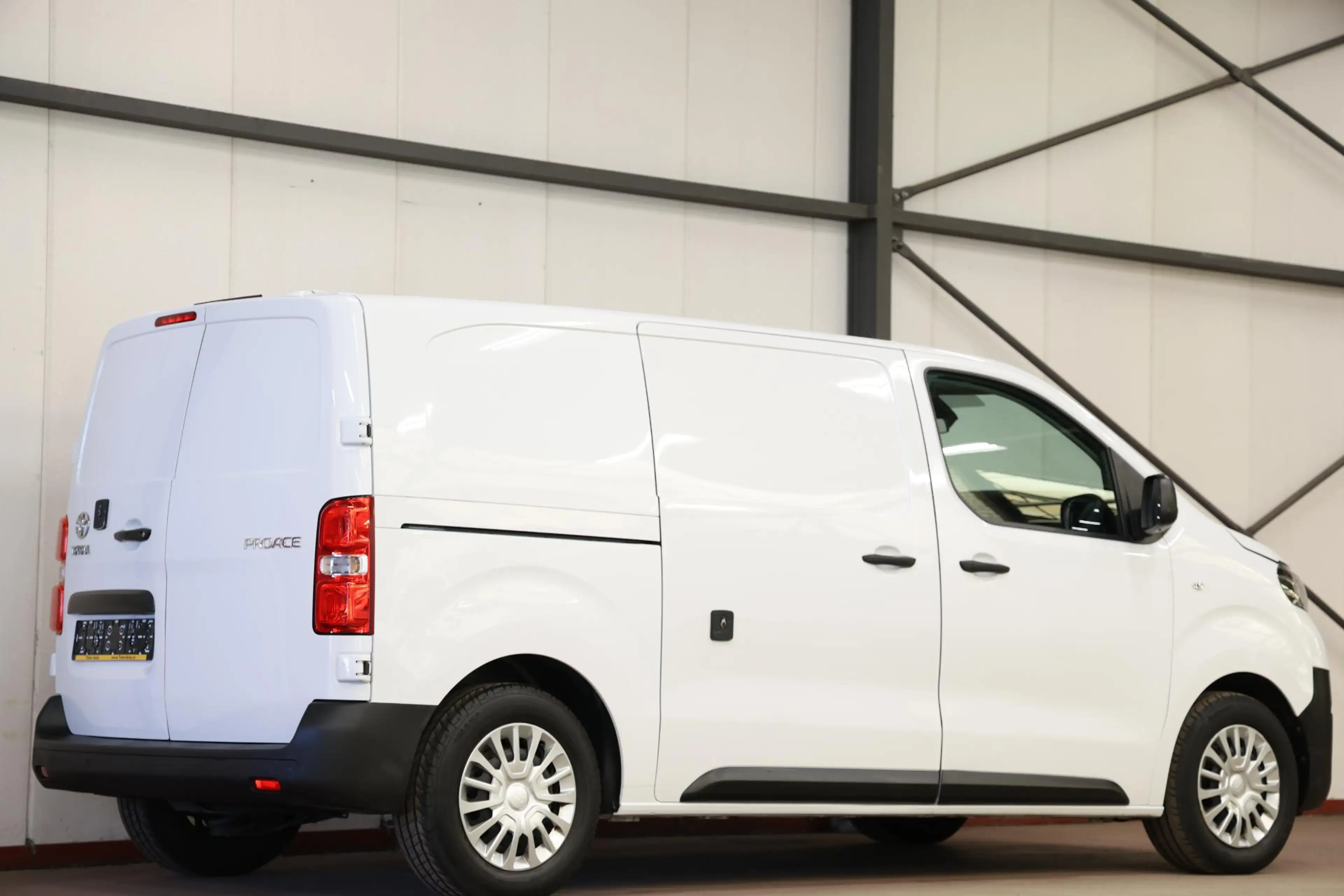 Toyota Proace Worker 1.5 D-4D L2H1 CARPLAY PDC AIRCO — photo 18