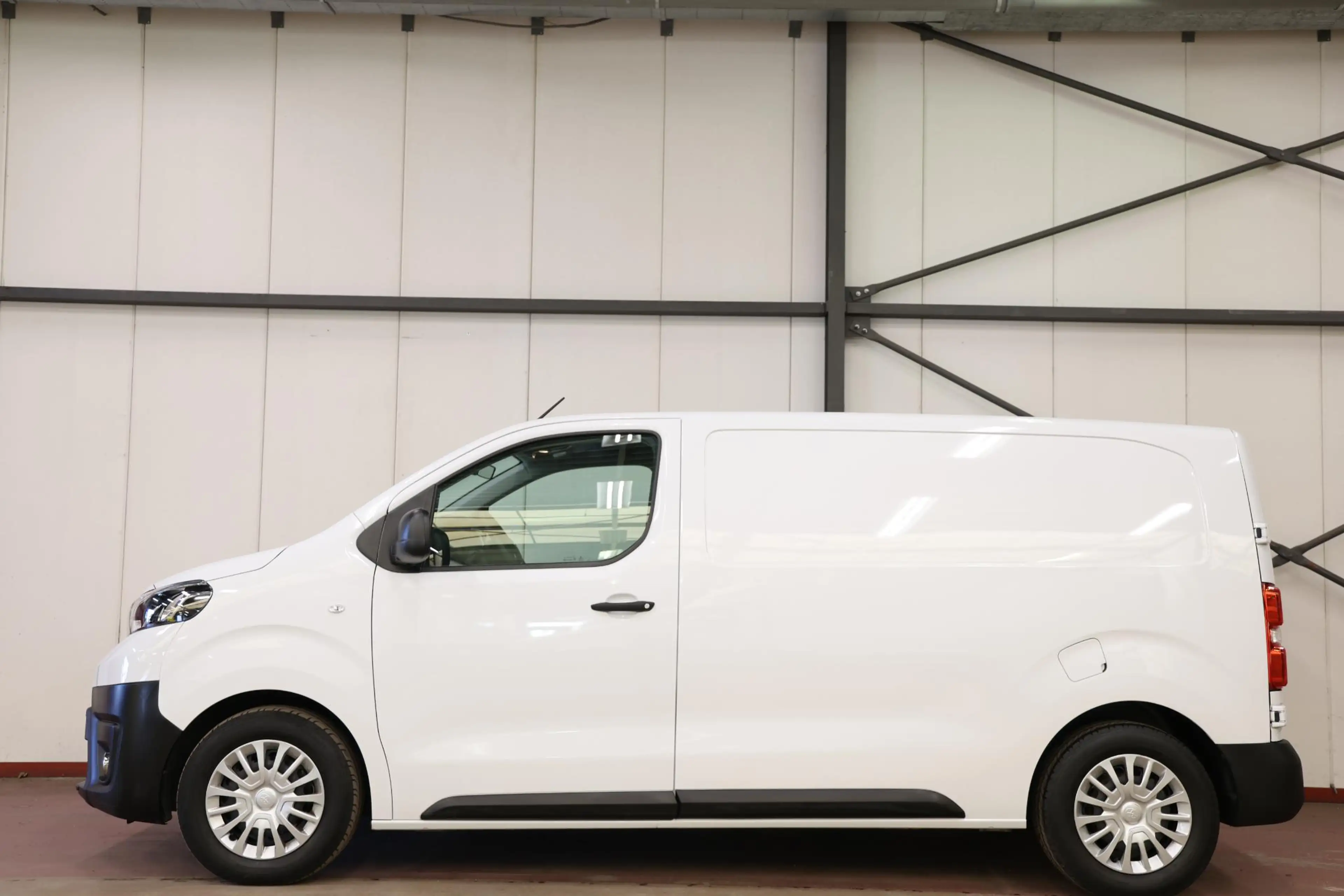 Toyota Proace Worker 1.5 D-4D L2H1 CARPLAY PDC AIRCO — photo 4
