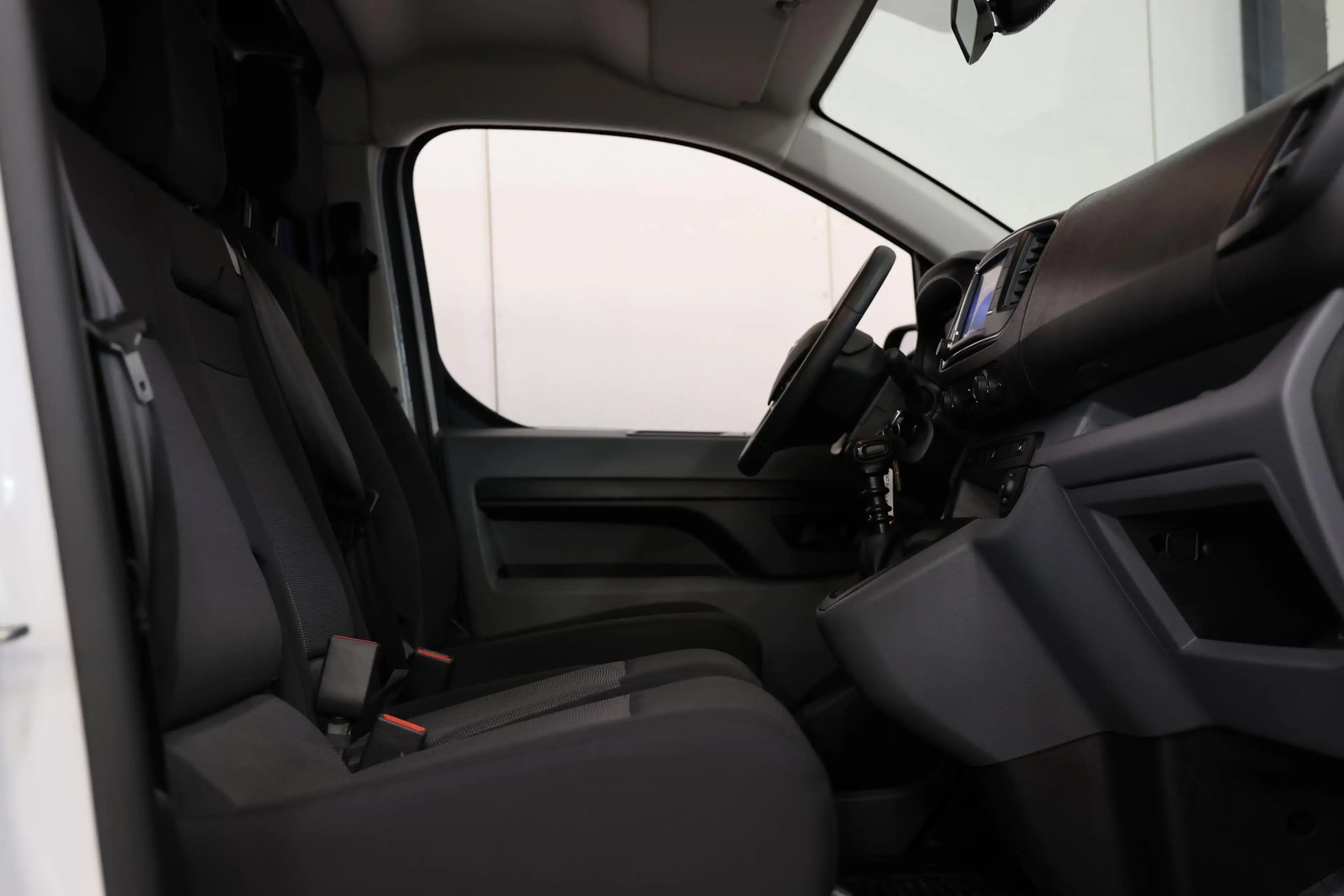 Toyota Proace Worker 1.5 D-4D L2H1 CARPLAY PDC AIRCO — photo 9