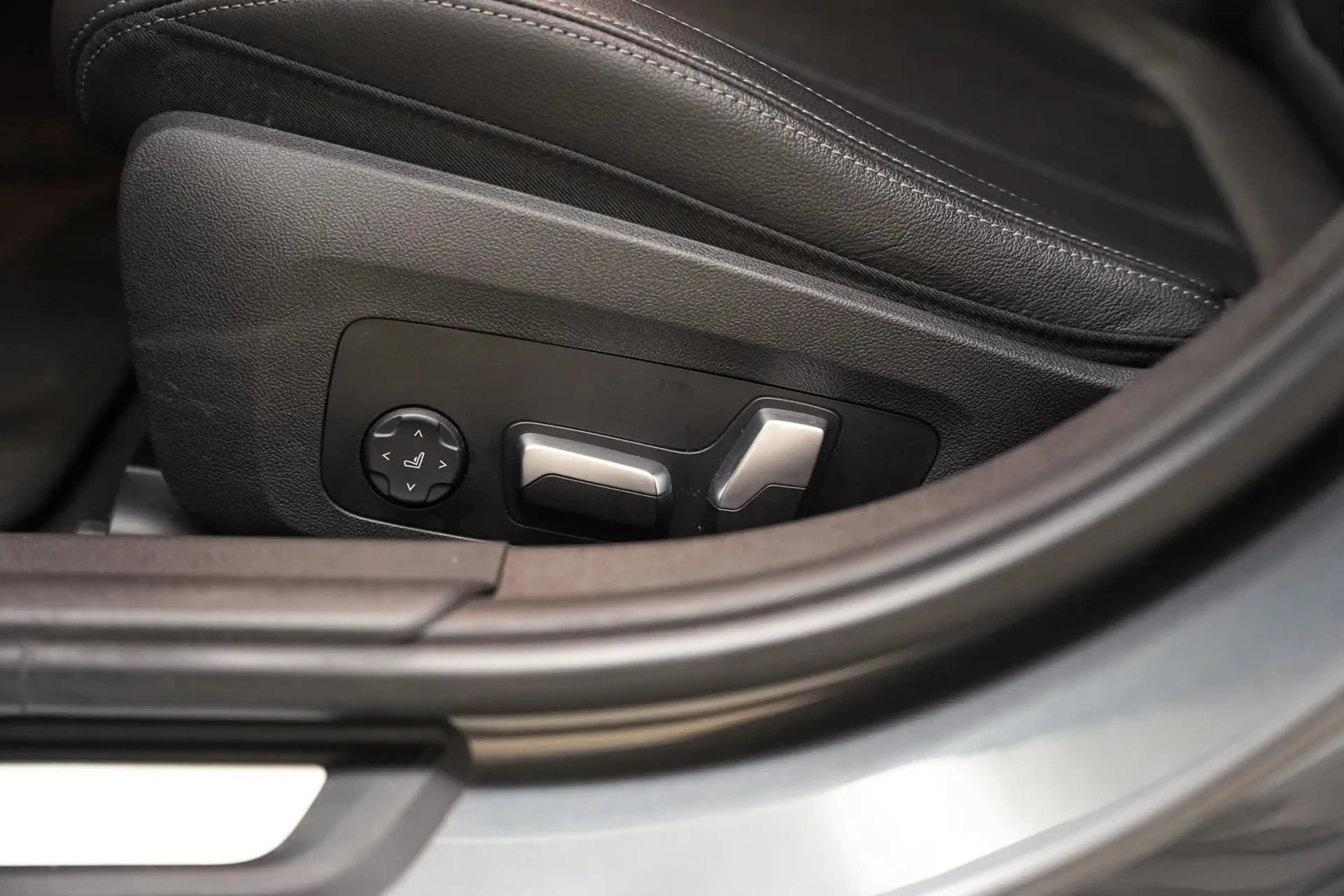 BMW 330 3-serie Touring 330e High Executive Sport [ Navi A — photo 13
