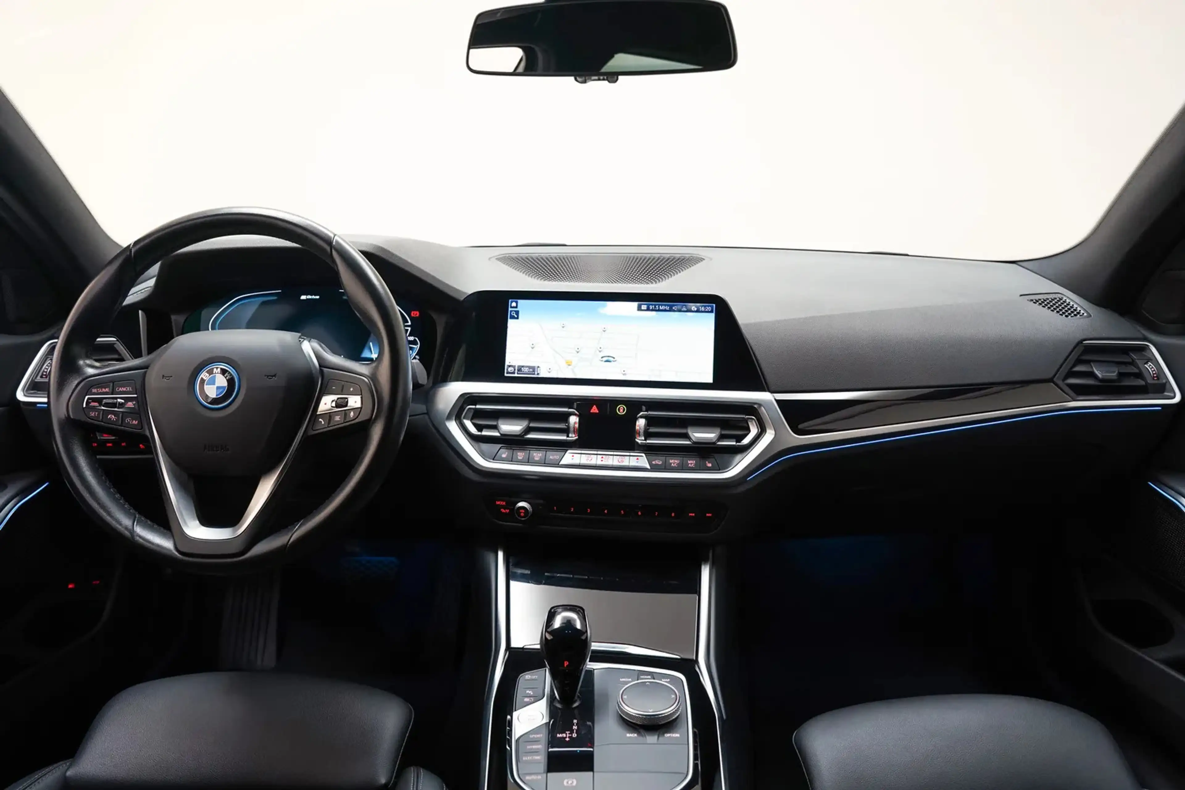 BMW 330 3-serie Touring 330e High Executive Sport [ Navi A — photo 4