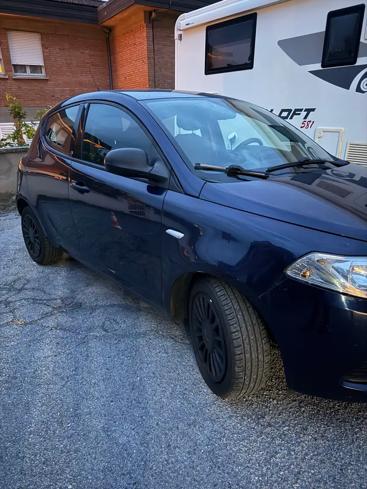 Lancia Ypsilon