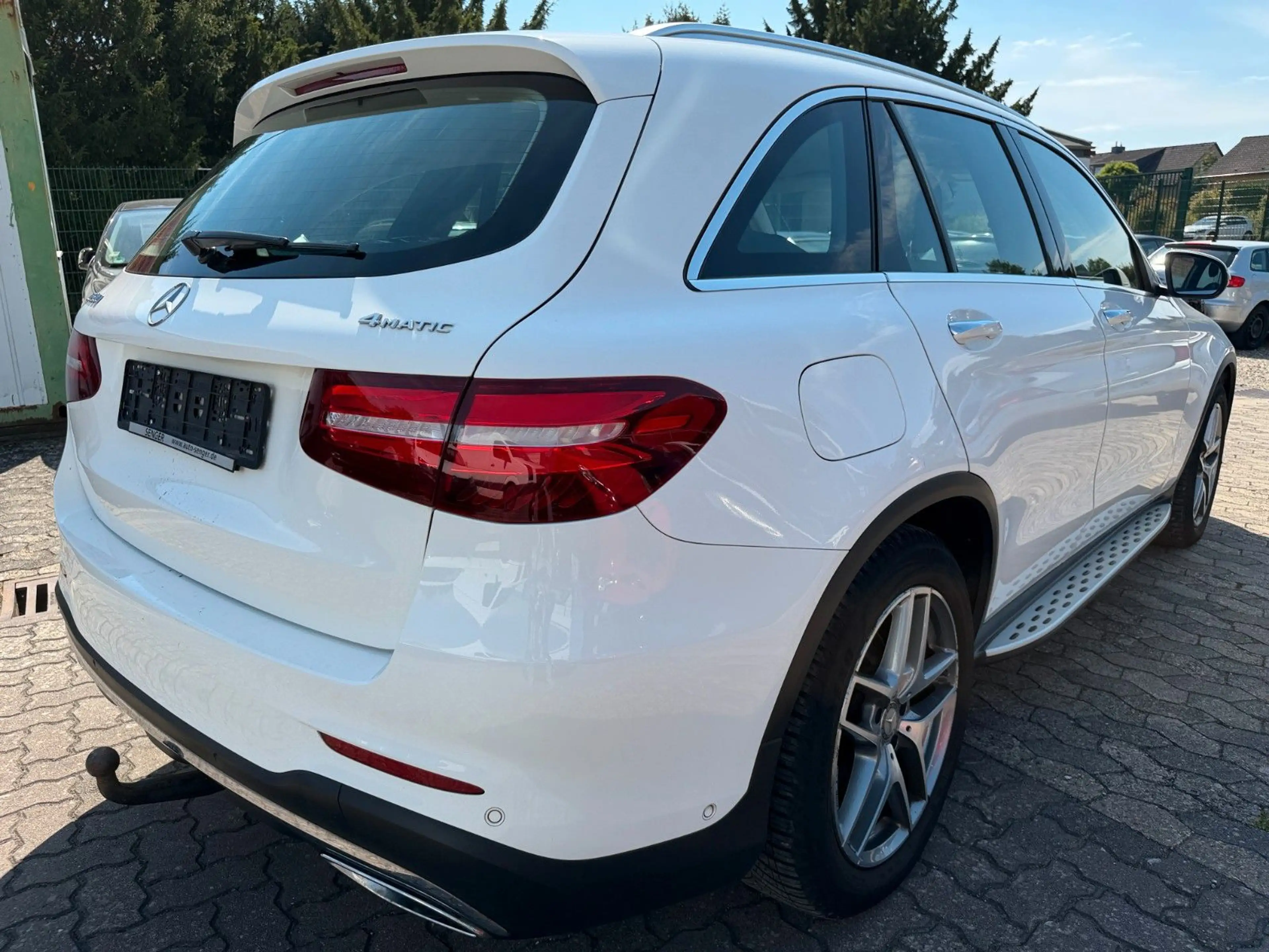 Mercedes-Benz GLC 250 d 4MATIC AMG Line Autom. — photo 3