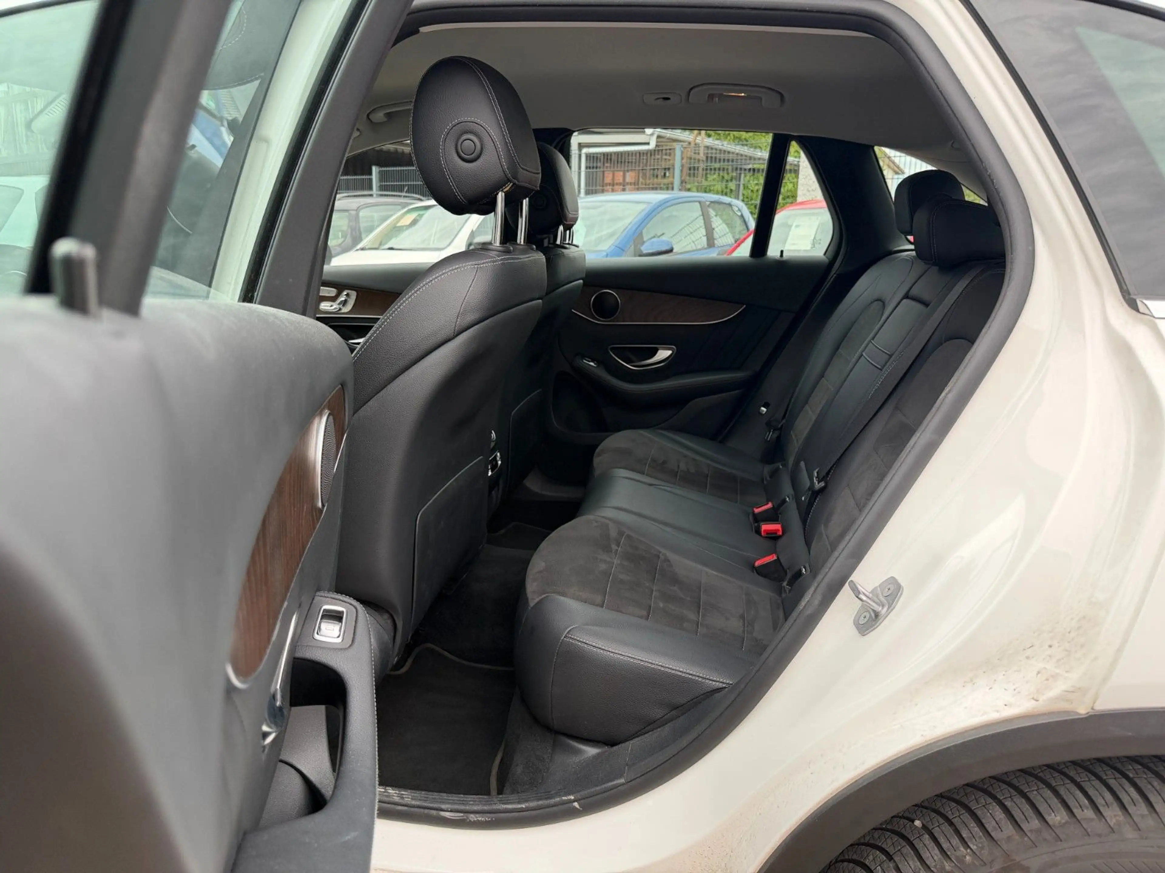 Mercedes-Benz GLC 250 d 4MATIC AMG Line Autom. — photo 6