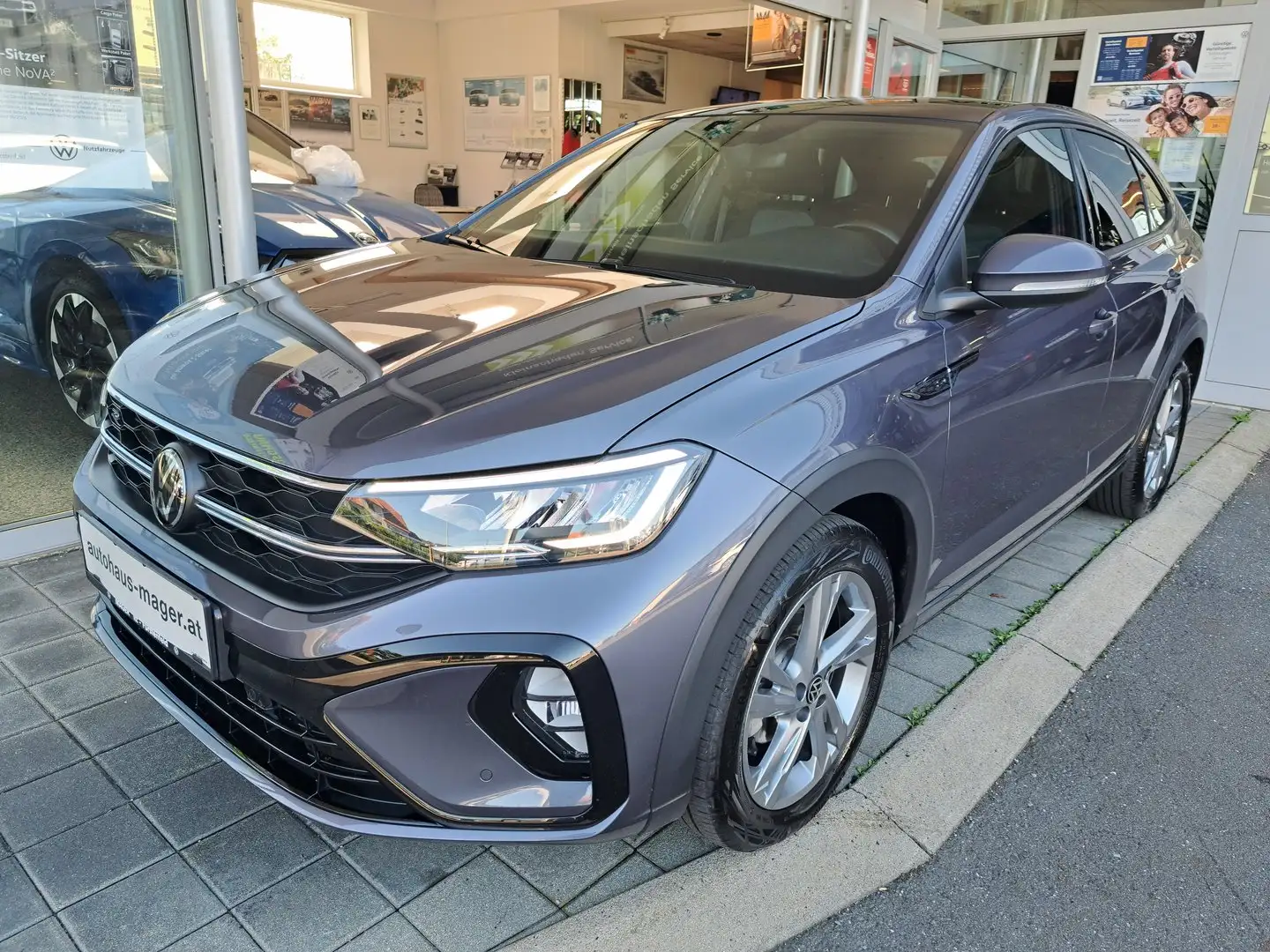 Volkswagen Taigo R-Line Grau - 1