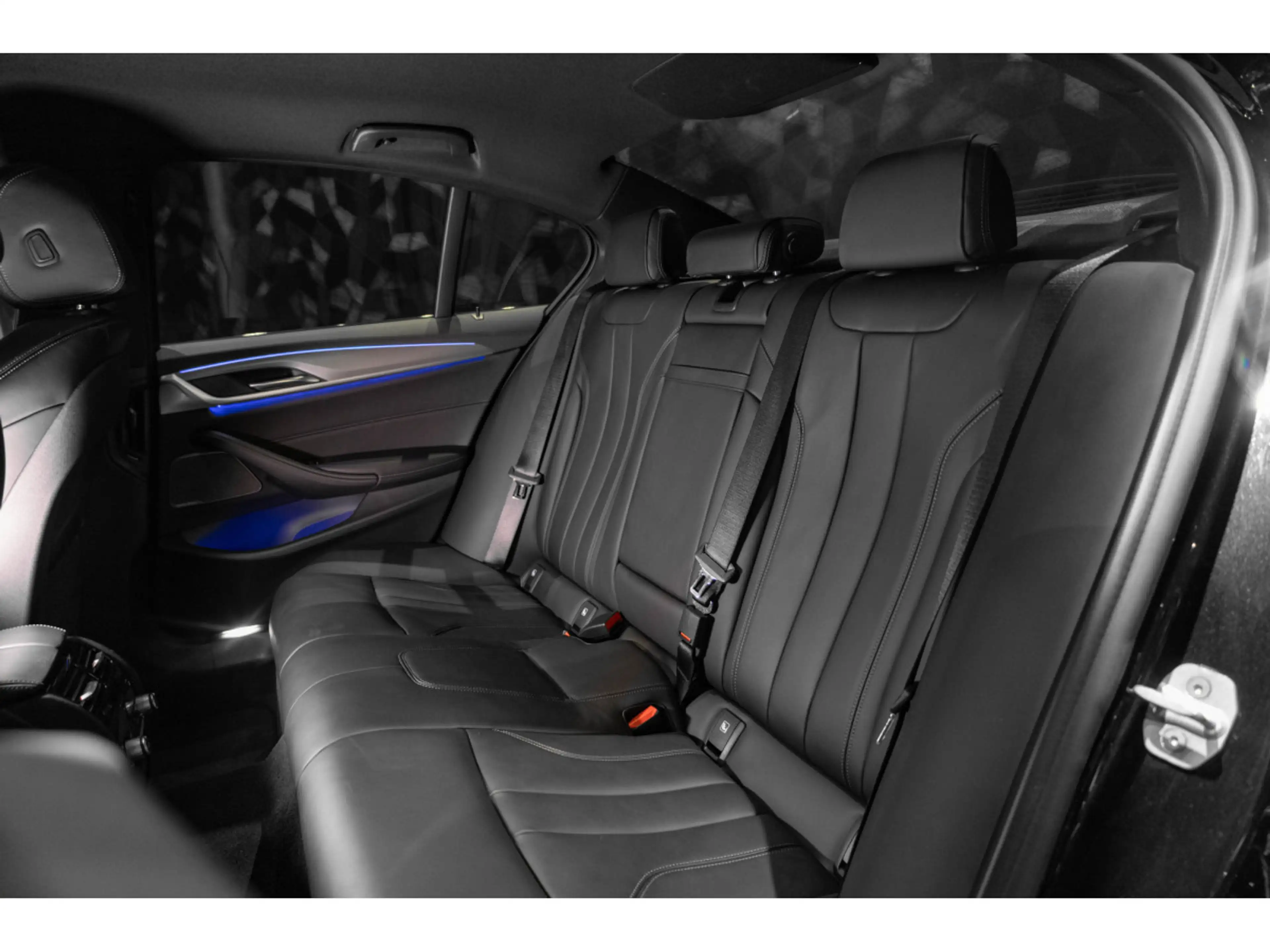 BMW M5 F90 X-Drive — photo 10