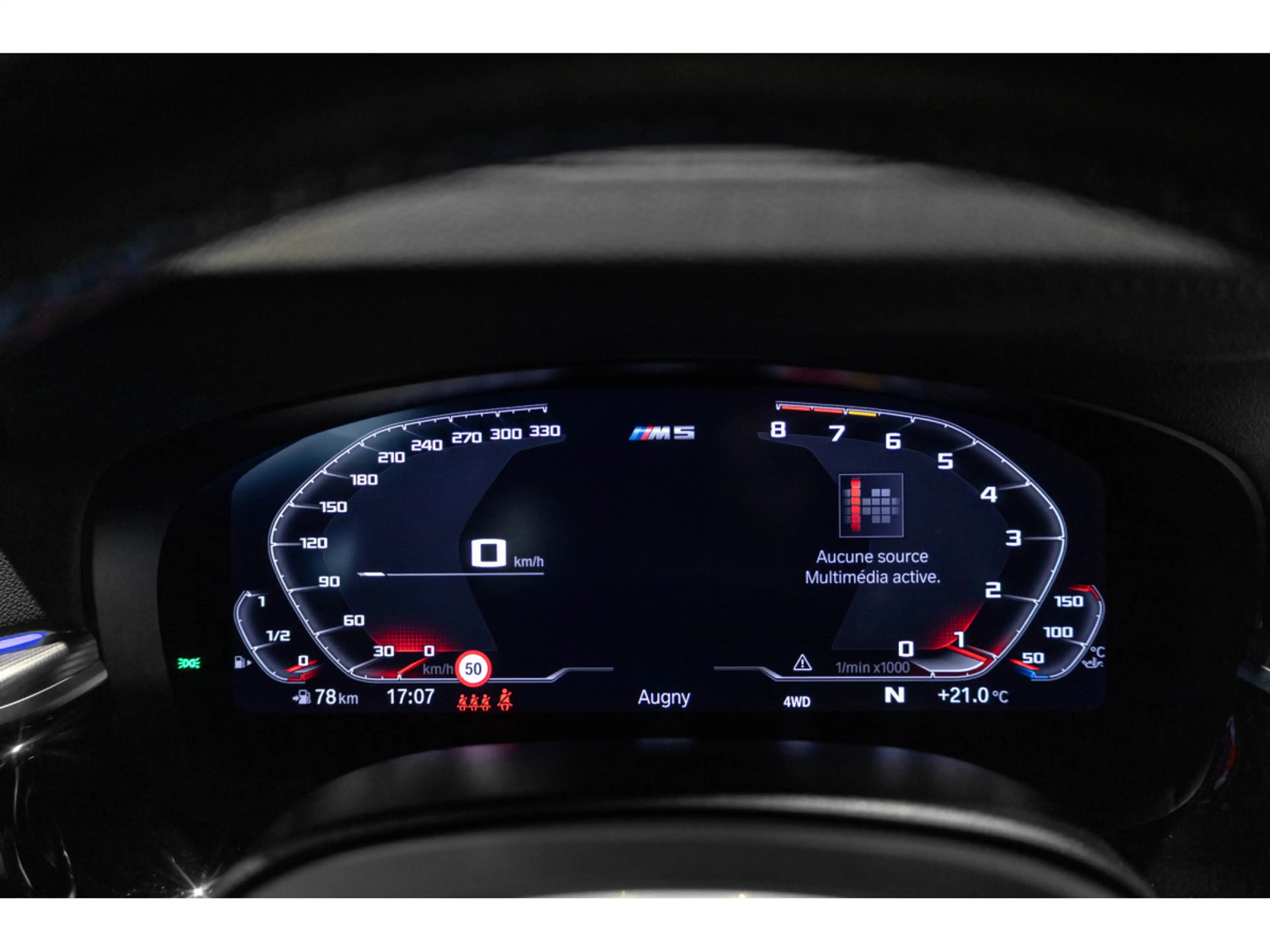 BMW M5 F90 X-Drive — photo 13