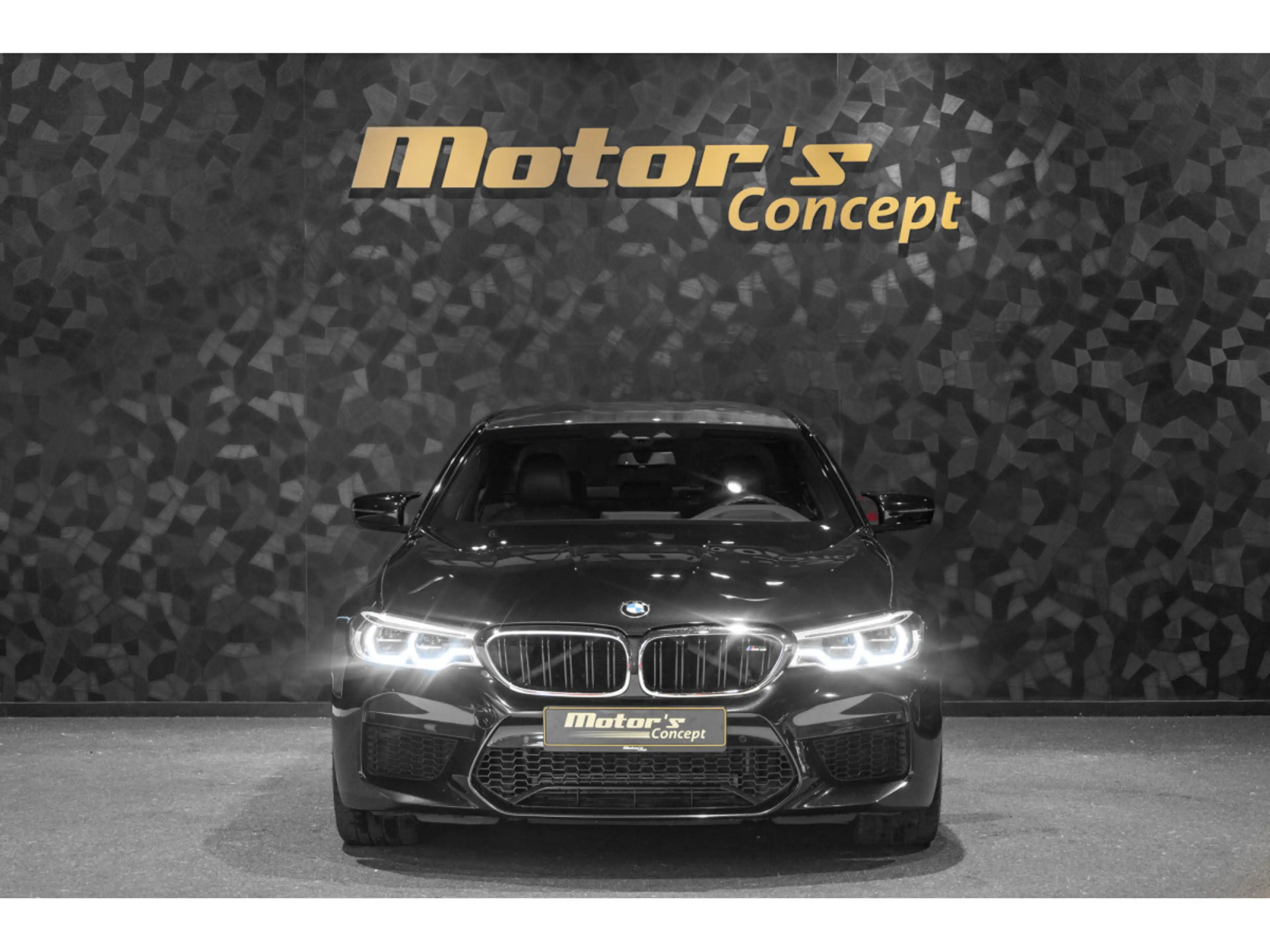 BMW M5 F90 X-Drive — photo 4