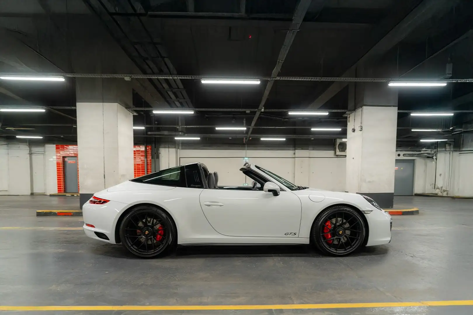 Porsche 911 type 991.2 Targa 4 GTS Blanc - 2