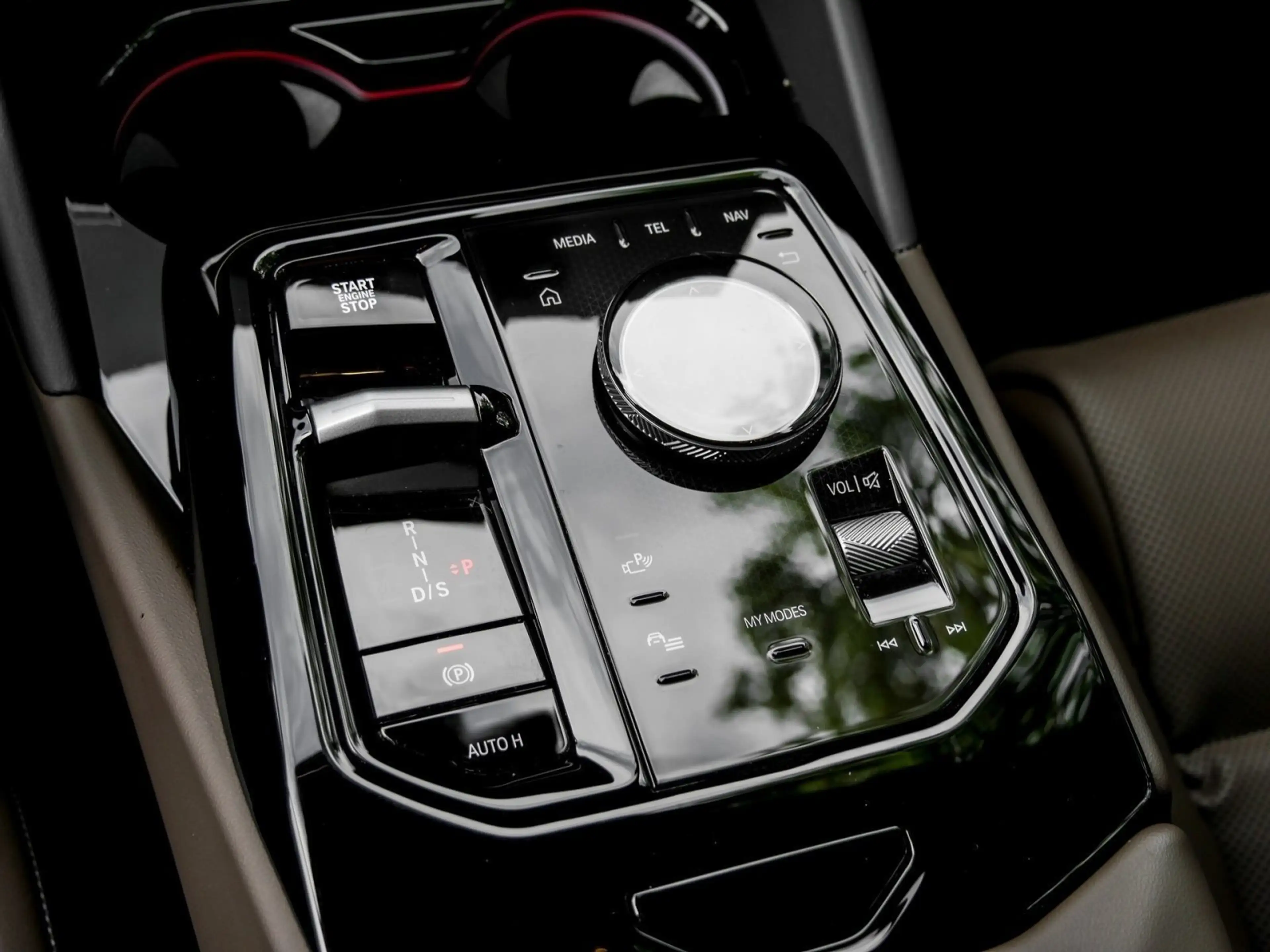 BMW 550 e xDrive M SPORT+B&W+HuD+DA PROF+360° — photo 11