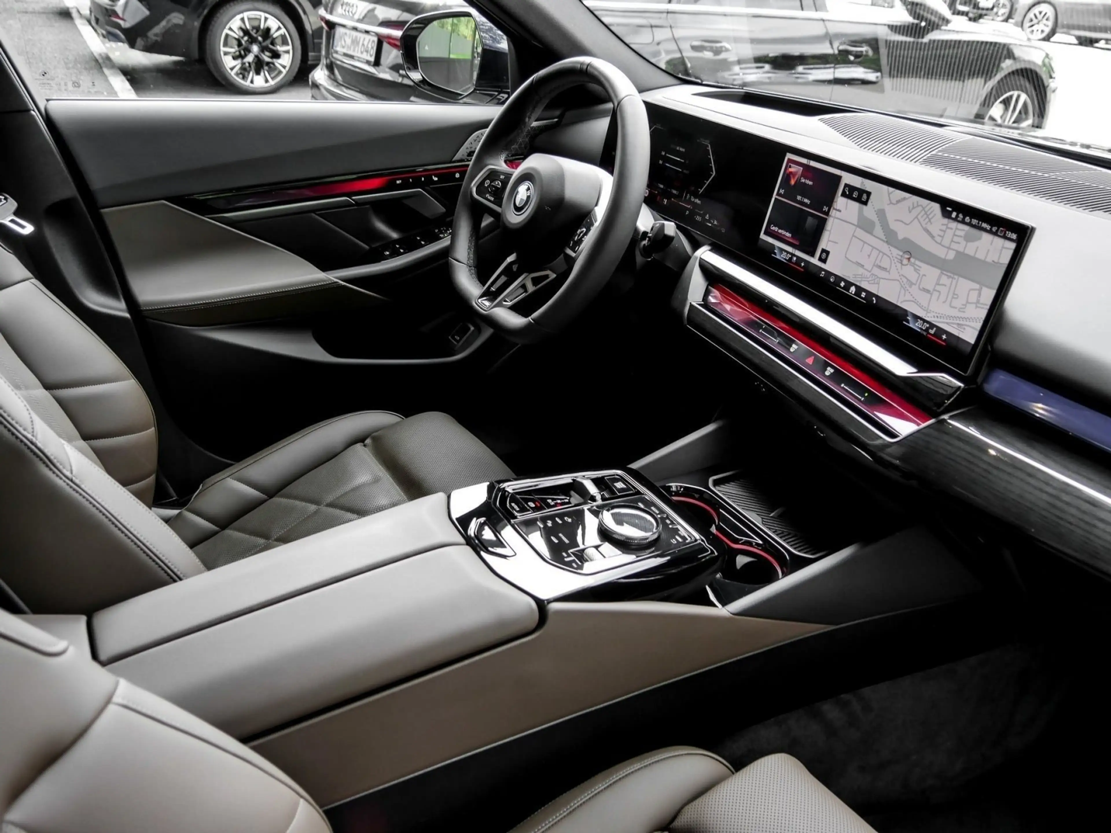 BMW 550 e xDrive M SPORT+B&W+HuD+DA PROF+360° — photo 3
