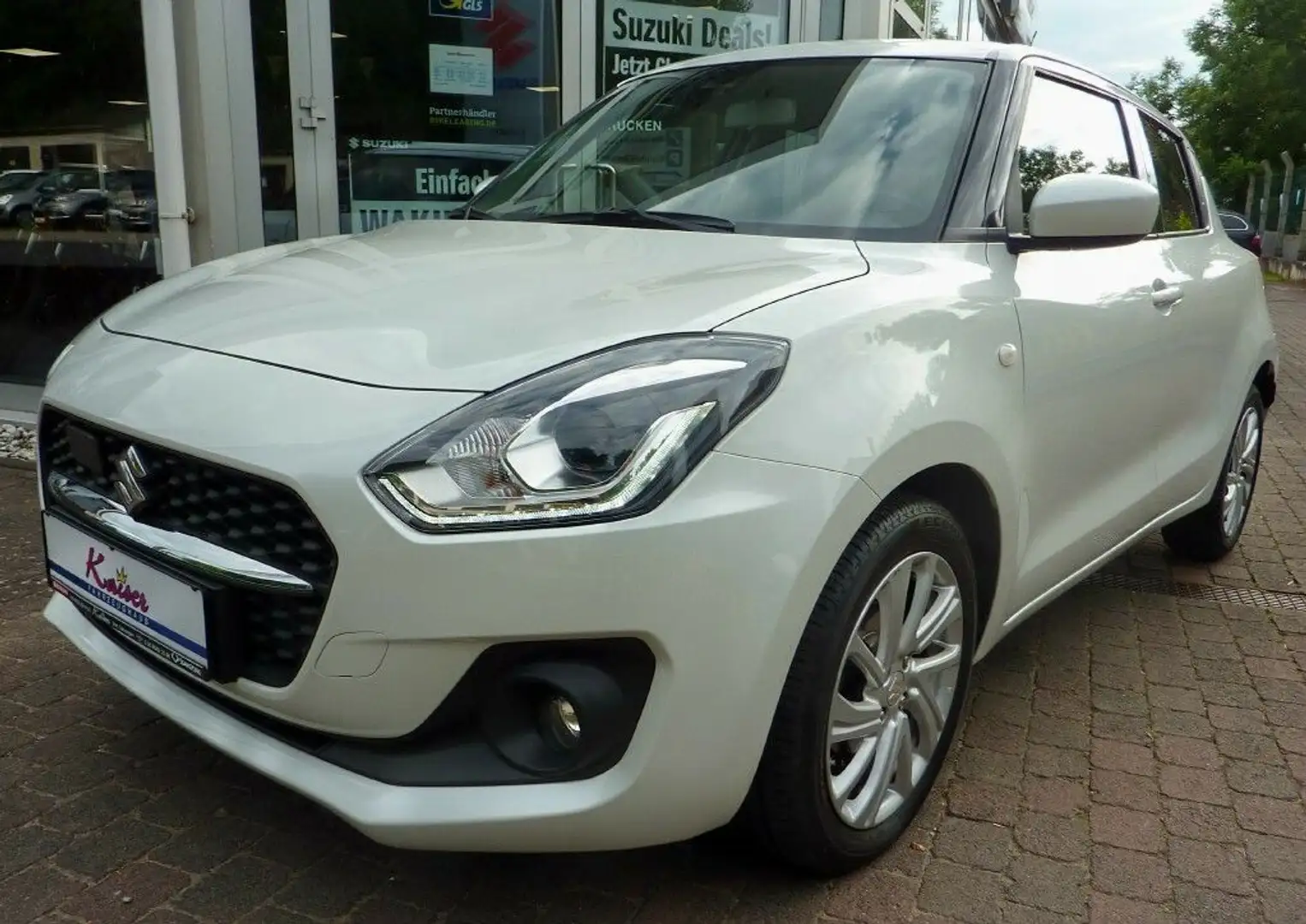 Suzuki Swift Comfort Hybrid Weiß - 1