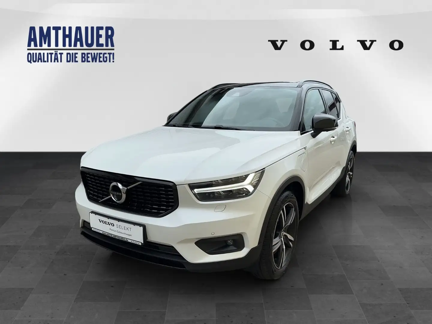 Volvo XC40 T5 Recharge Design Expression AHK/PANO/360° Wit - 1