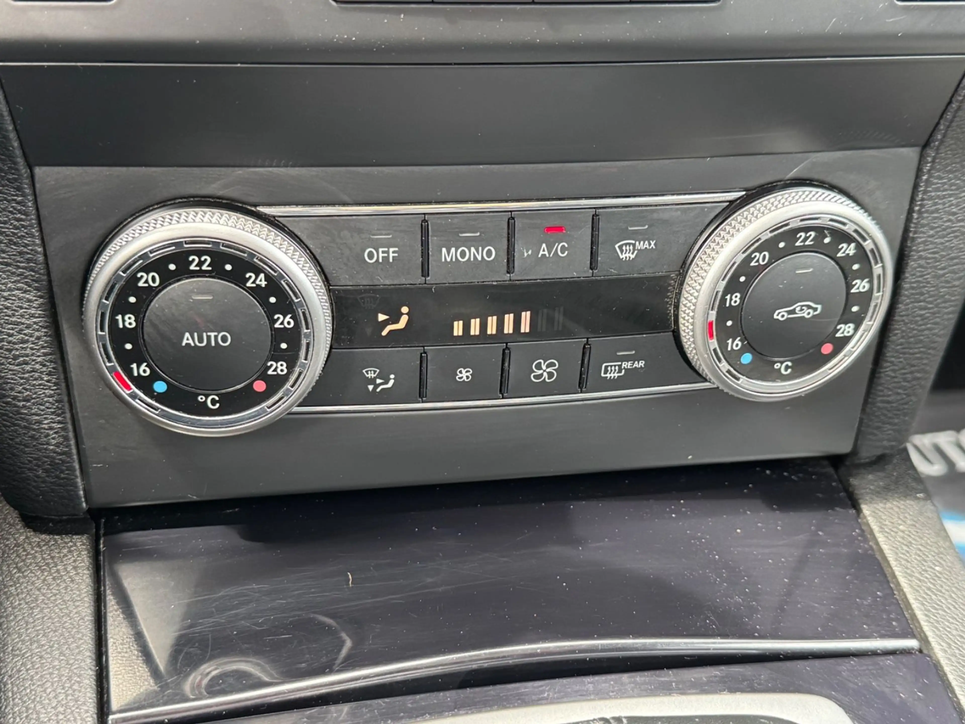 Mercedes-Benz GLK 350 CDI 4Matic Sport Edition — photo 14