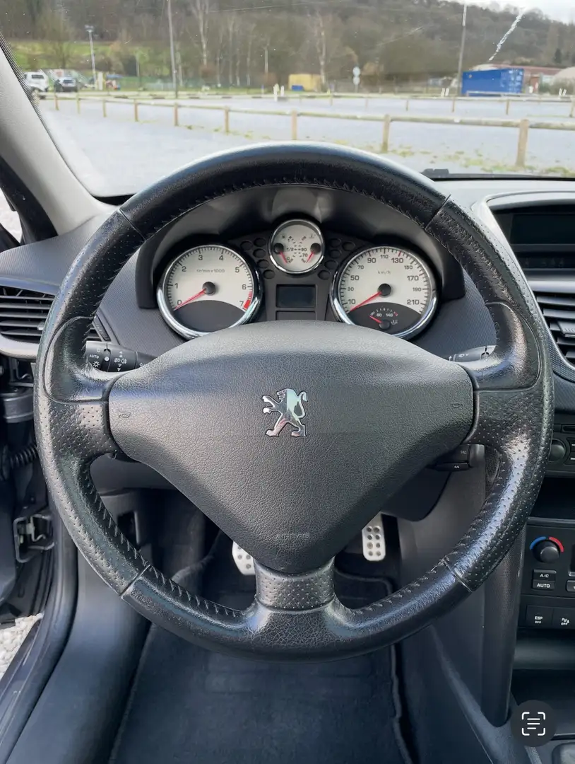 Peugeot 207 1.6 Pack de finition féline - 2