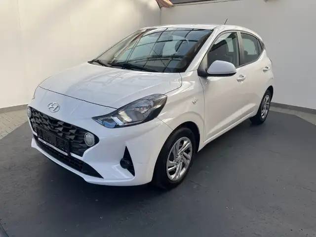 Hyundai i10 1.0 Benzin SHZ LenkradHZG Spurhalteass. Fernlichta