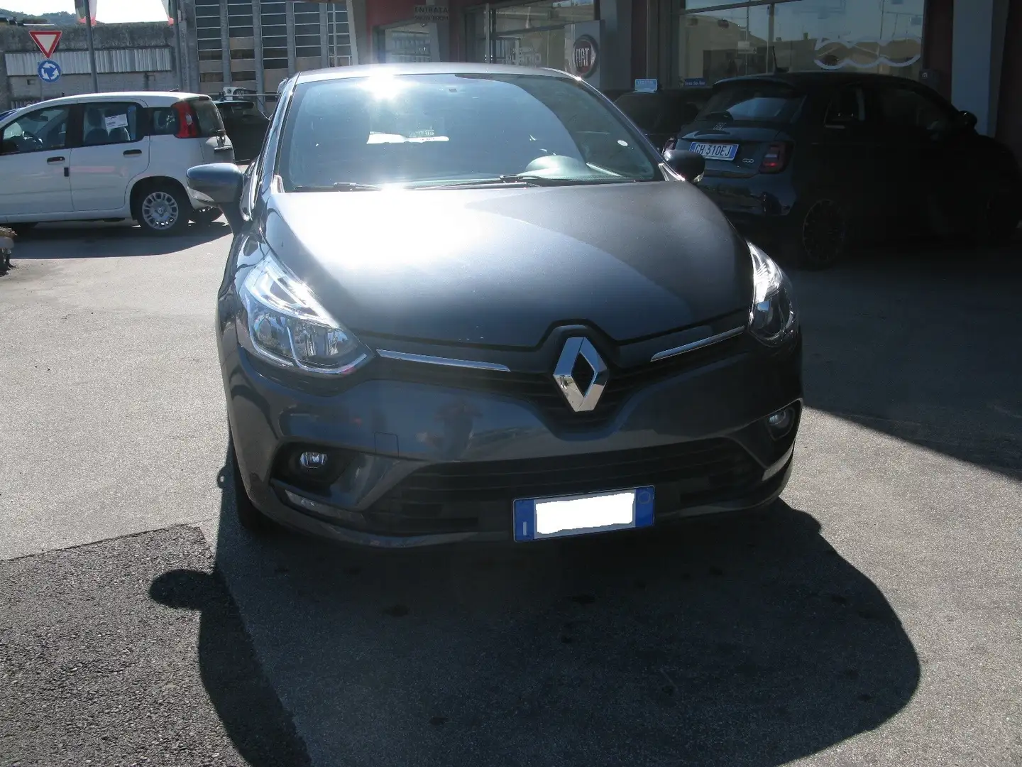 Renault Clio Clio TCe 12V 75 CV 5 porte Business Grijs - 2