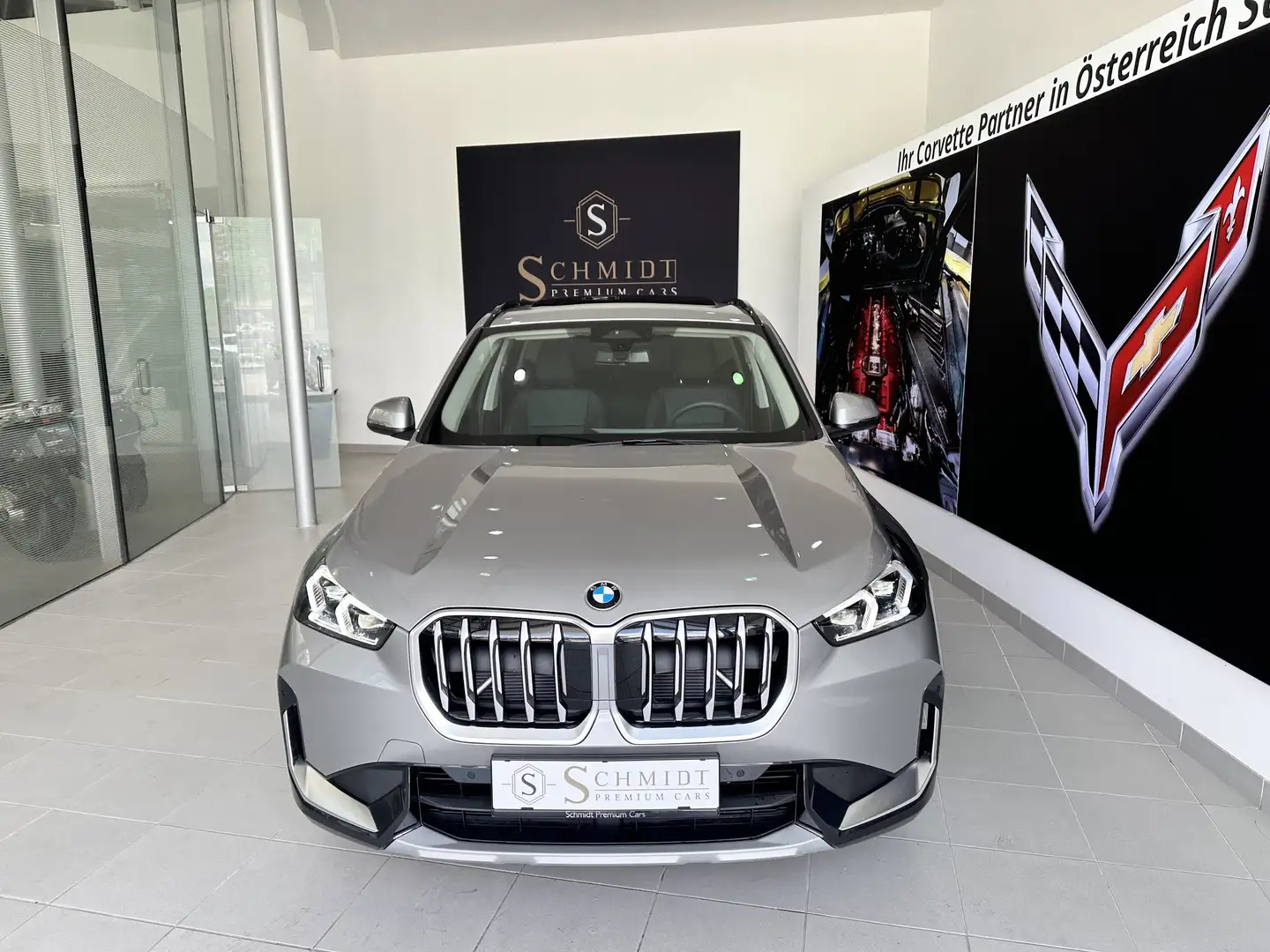 BMW X1 20i sDrive xLine Argintiu - 1