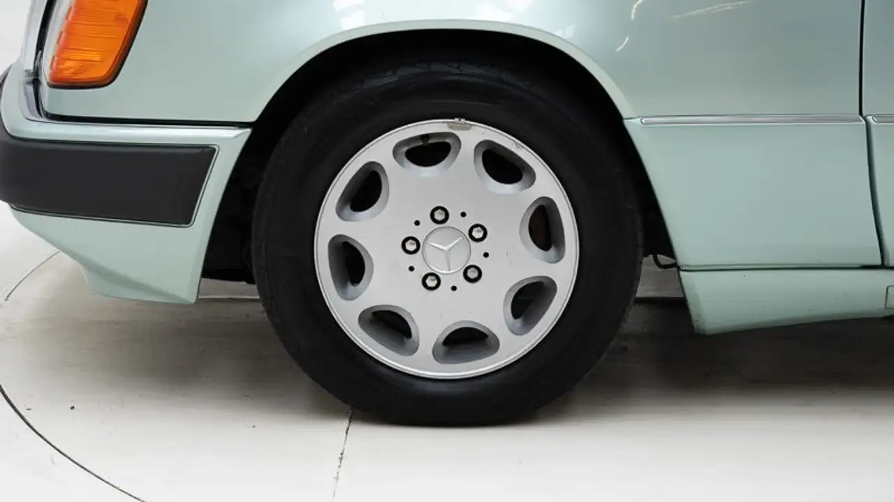 Mercedes-Benz 300 CE '92 CH51949, foto 12