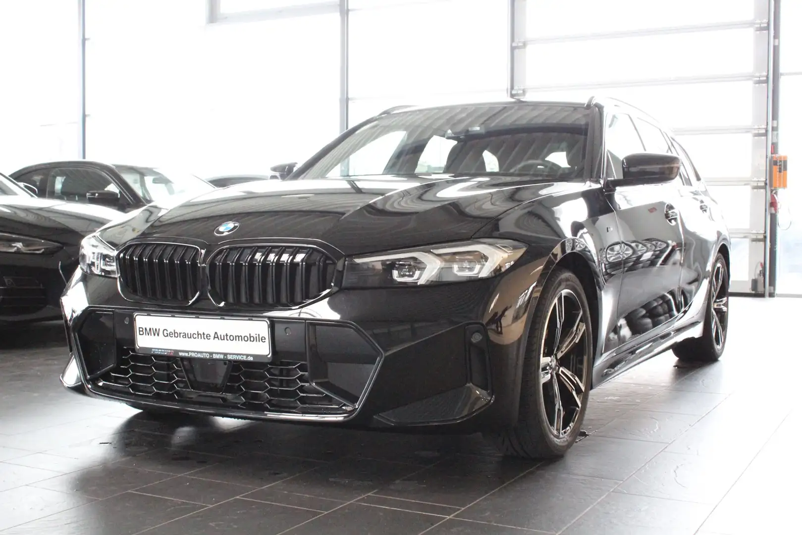 BMW 320 i Tour. M Sport HUD/ACC/CocProf/RFK/Shadow Noir - 2