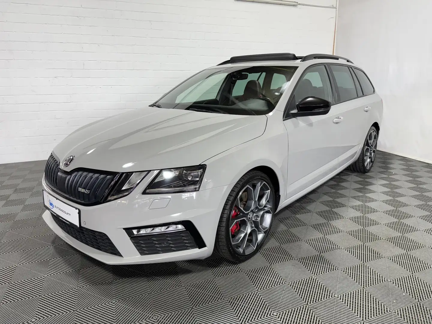 Skoda Octavia Combi 2.0 TDI DSG RS 4x4 KeyGo PANO AHK 135 kW... Gris - 1